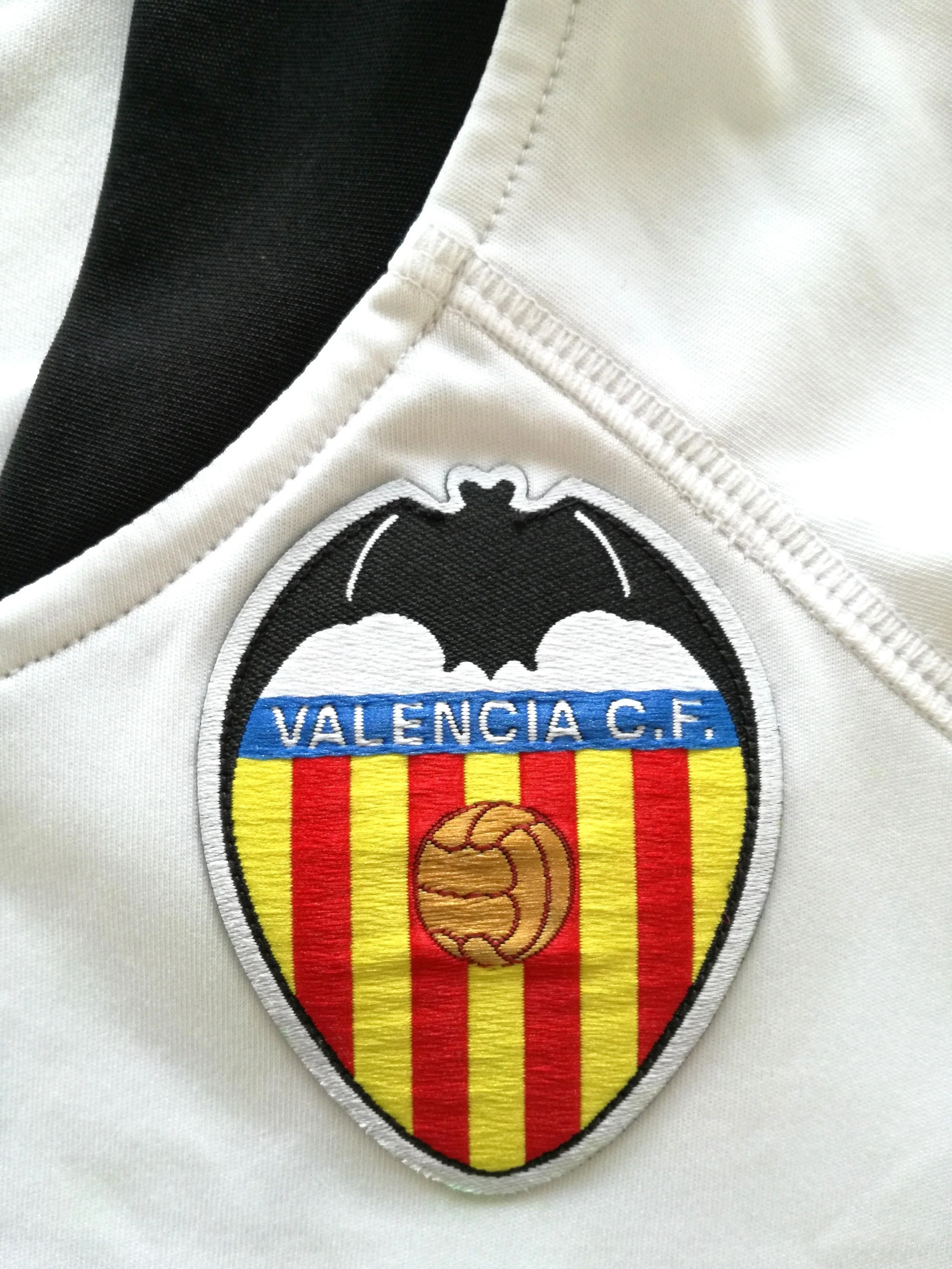 2009/10 Valencia Home La Liga Football Shirt (S) - Image 2