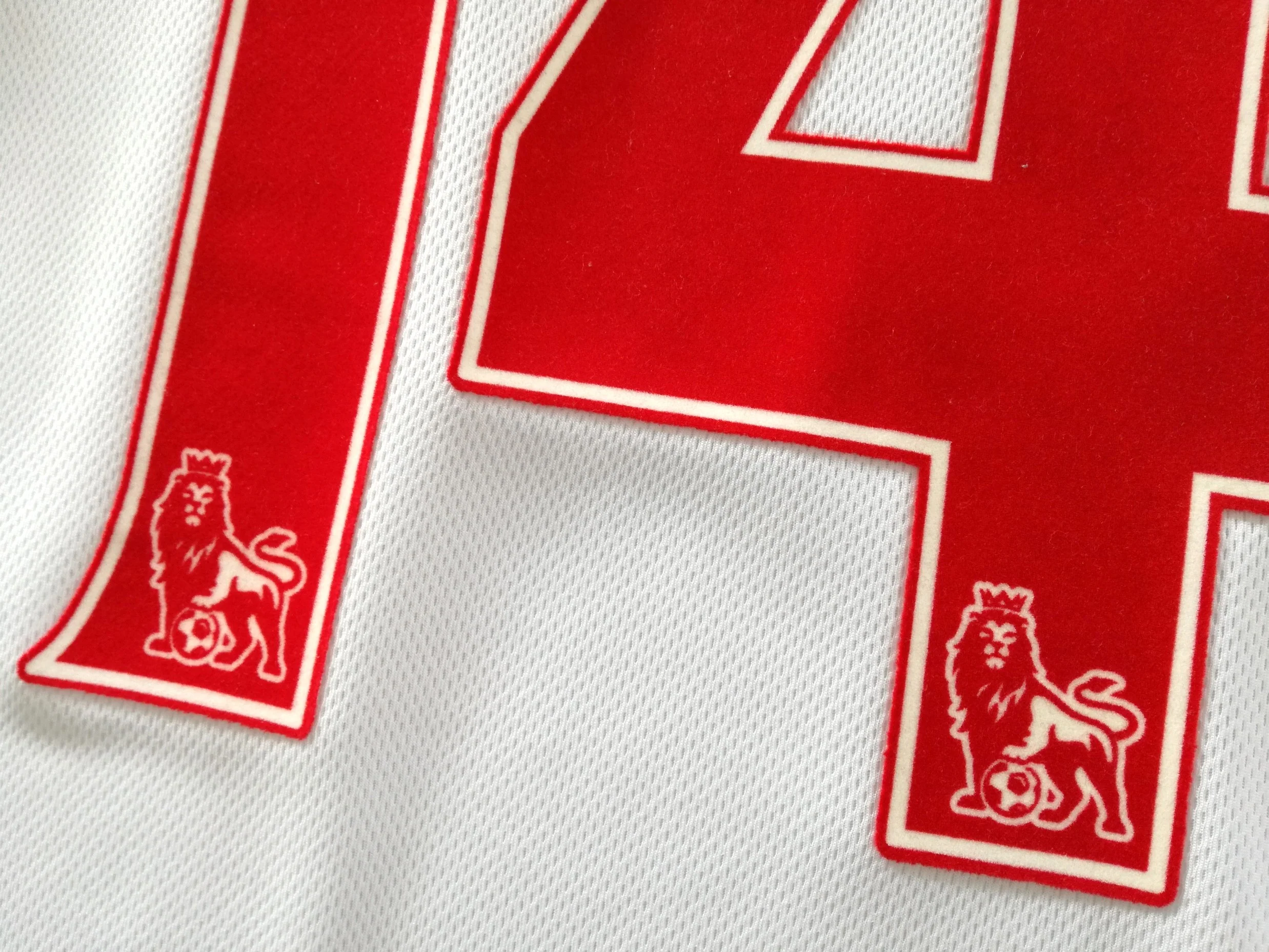 2009/10 Wolves Away Premier League Football Shirt Jones #14 (Signed) (L) - Image 8
