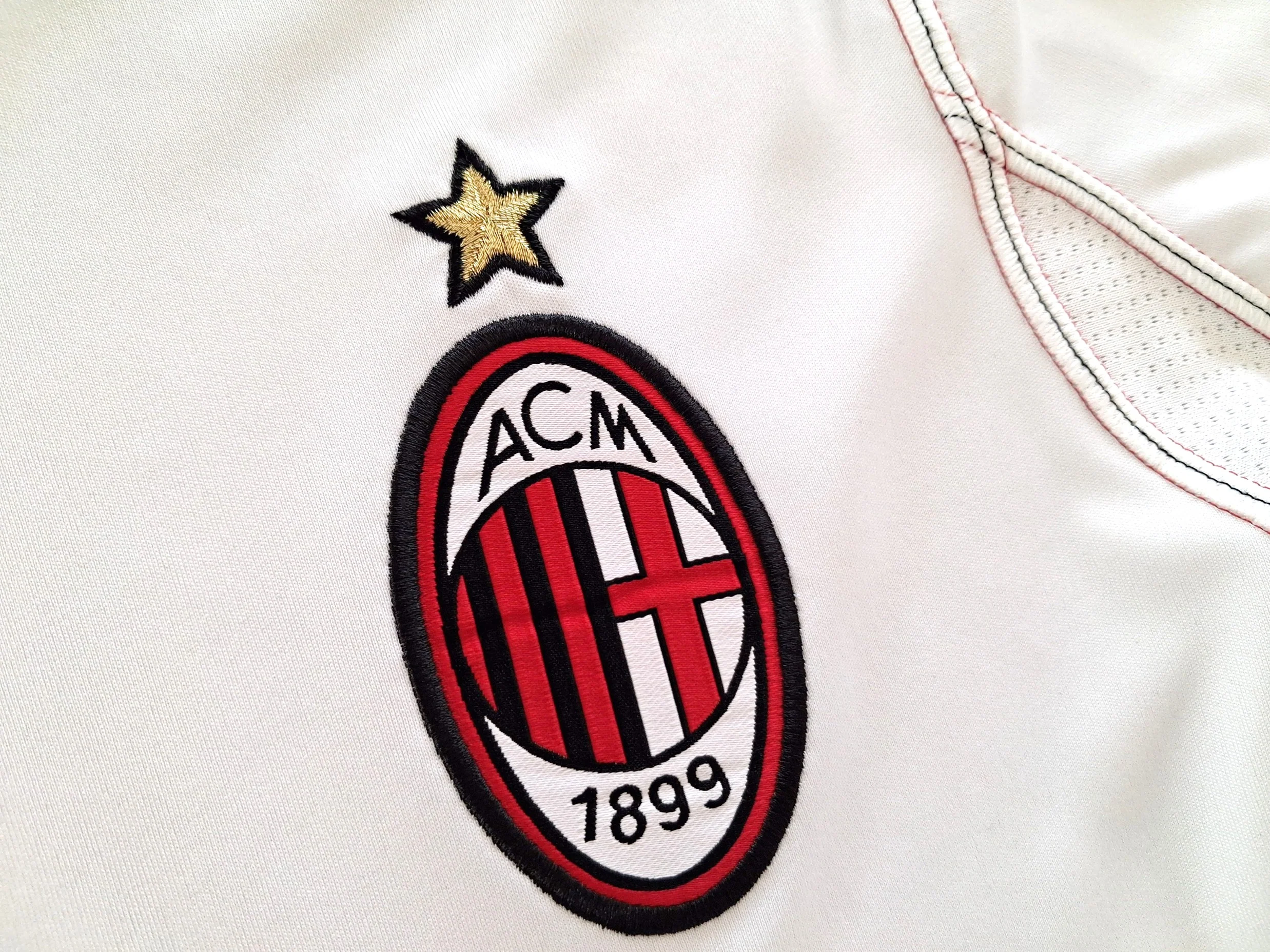 2010/11 AC Milan Away Football Shirt (S) - Image 4