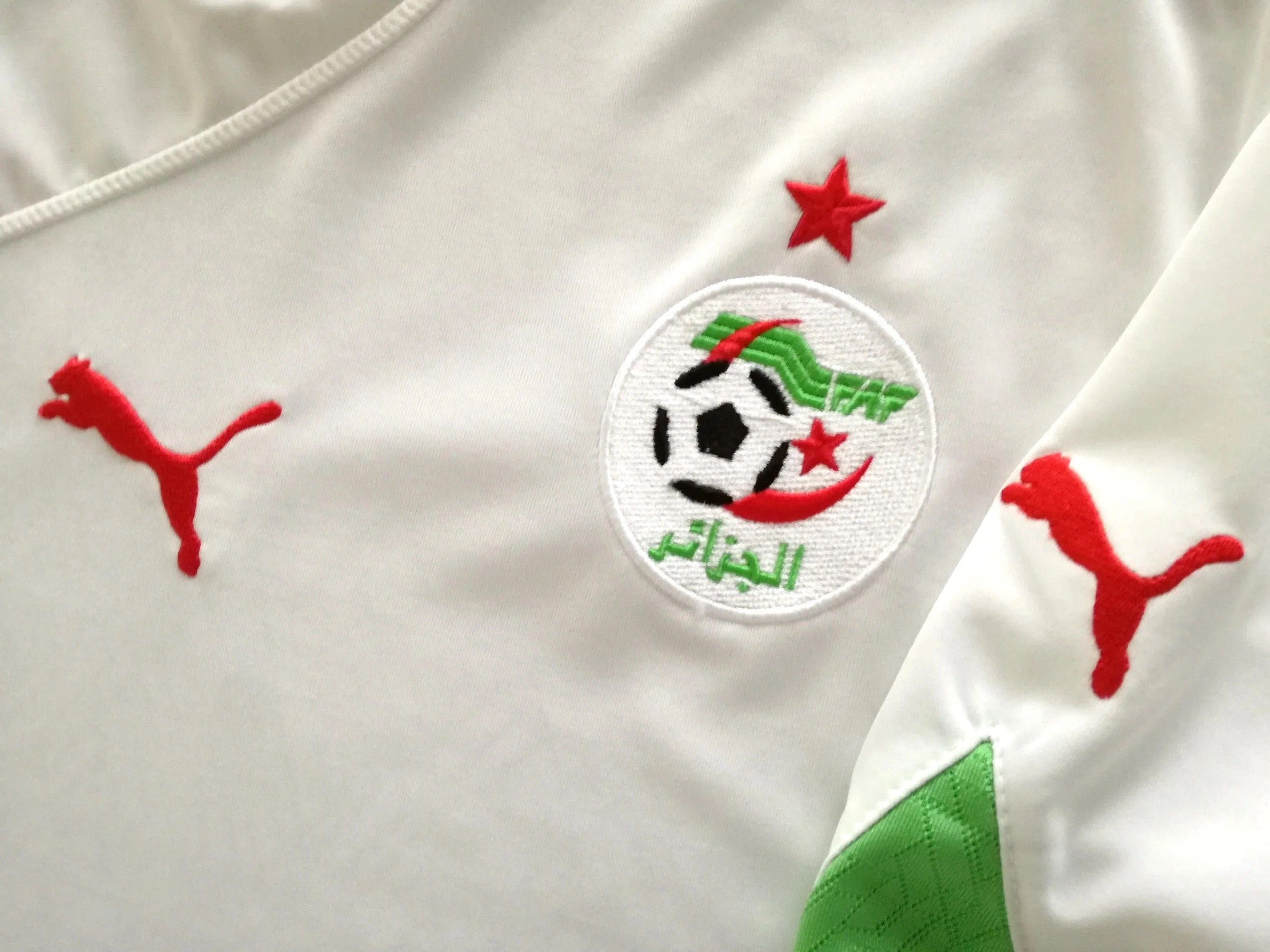 2010/11 Algeria Home Football Shirt (M) - Image 4