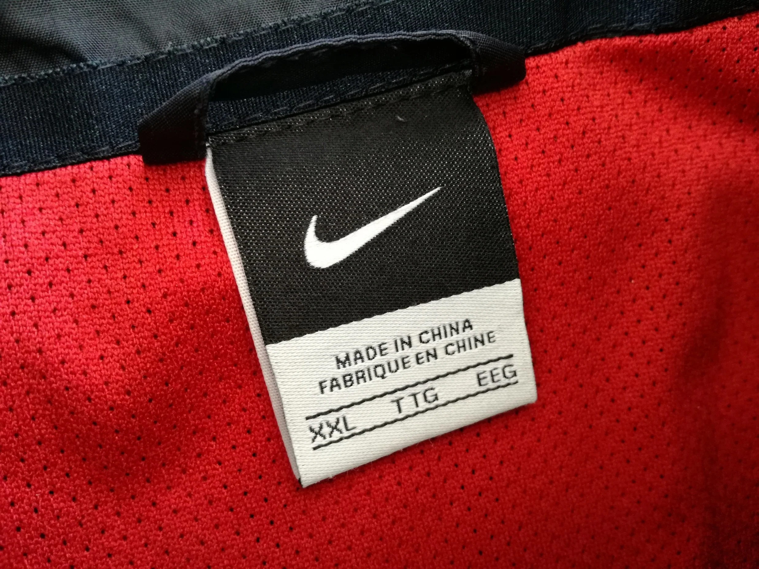 2010/11 Arsenal Track Jacket (XXL) - Image 2