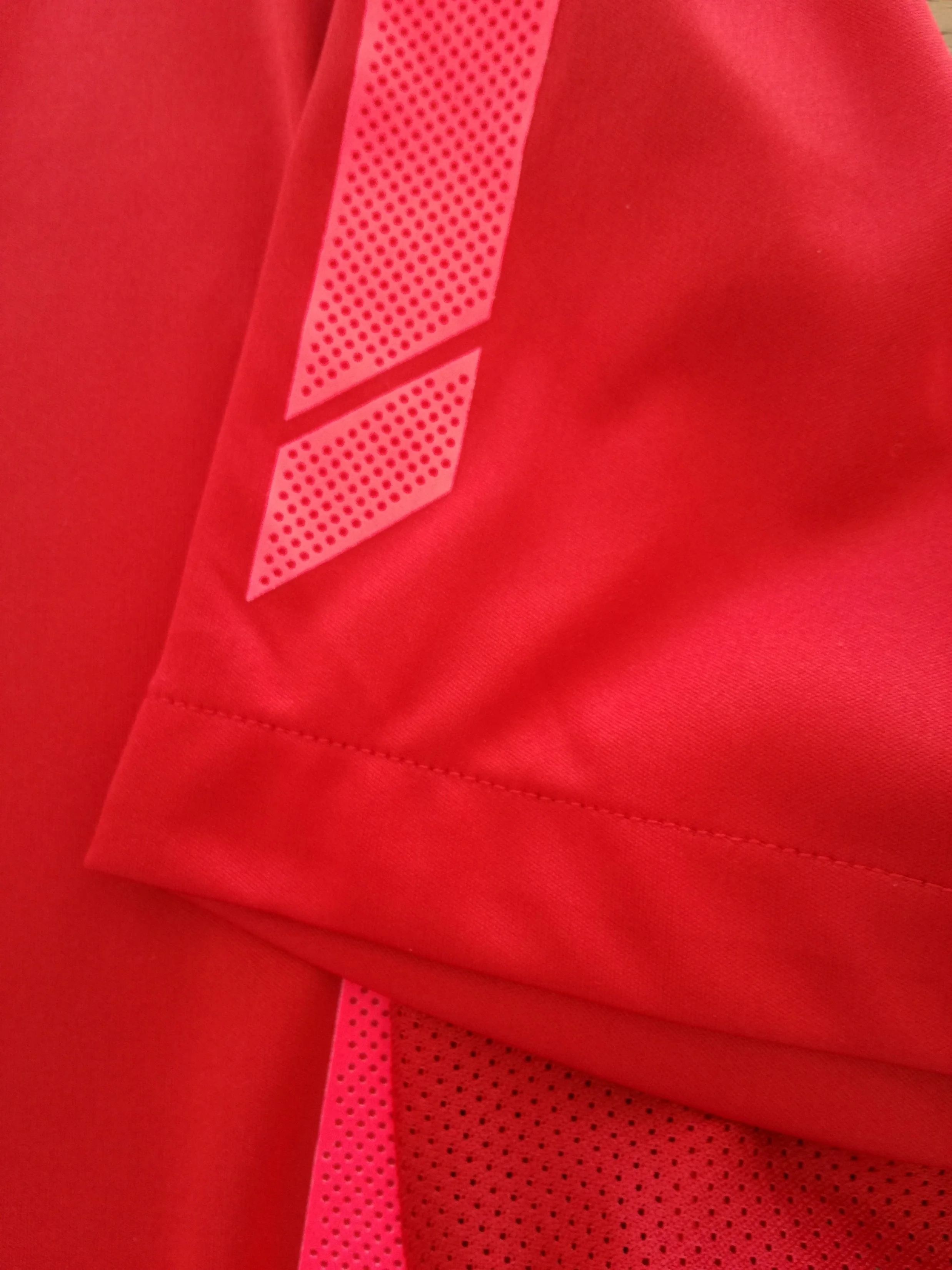 2010/11 Arsenal Training Shirt (L) - Image 4