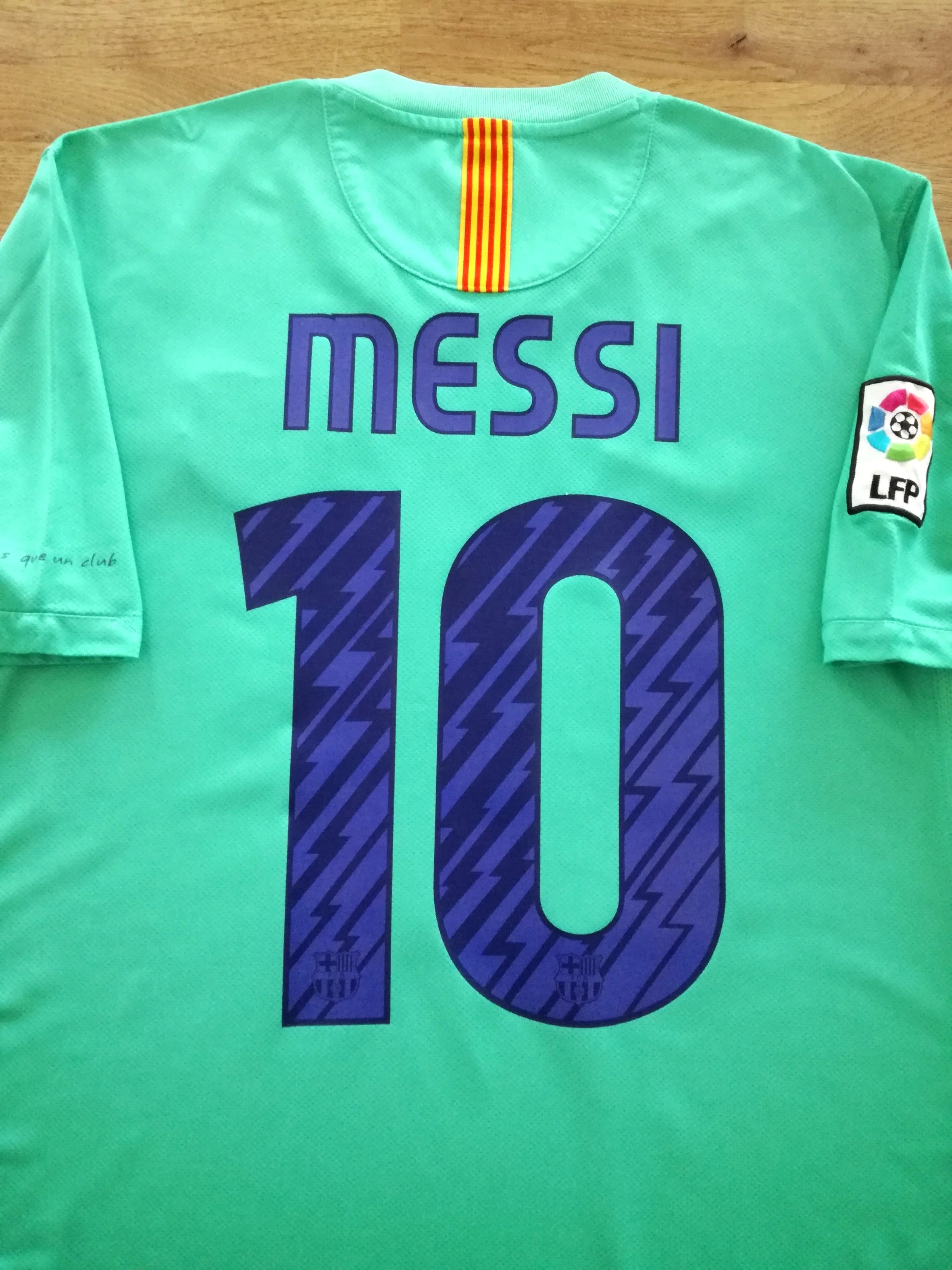 2010/11 Barcelona Away La Liga Football Shirt Messi #10 (M)