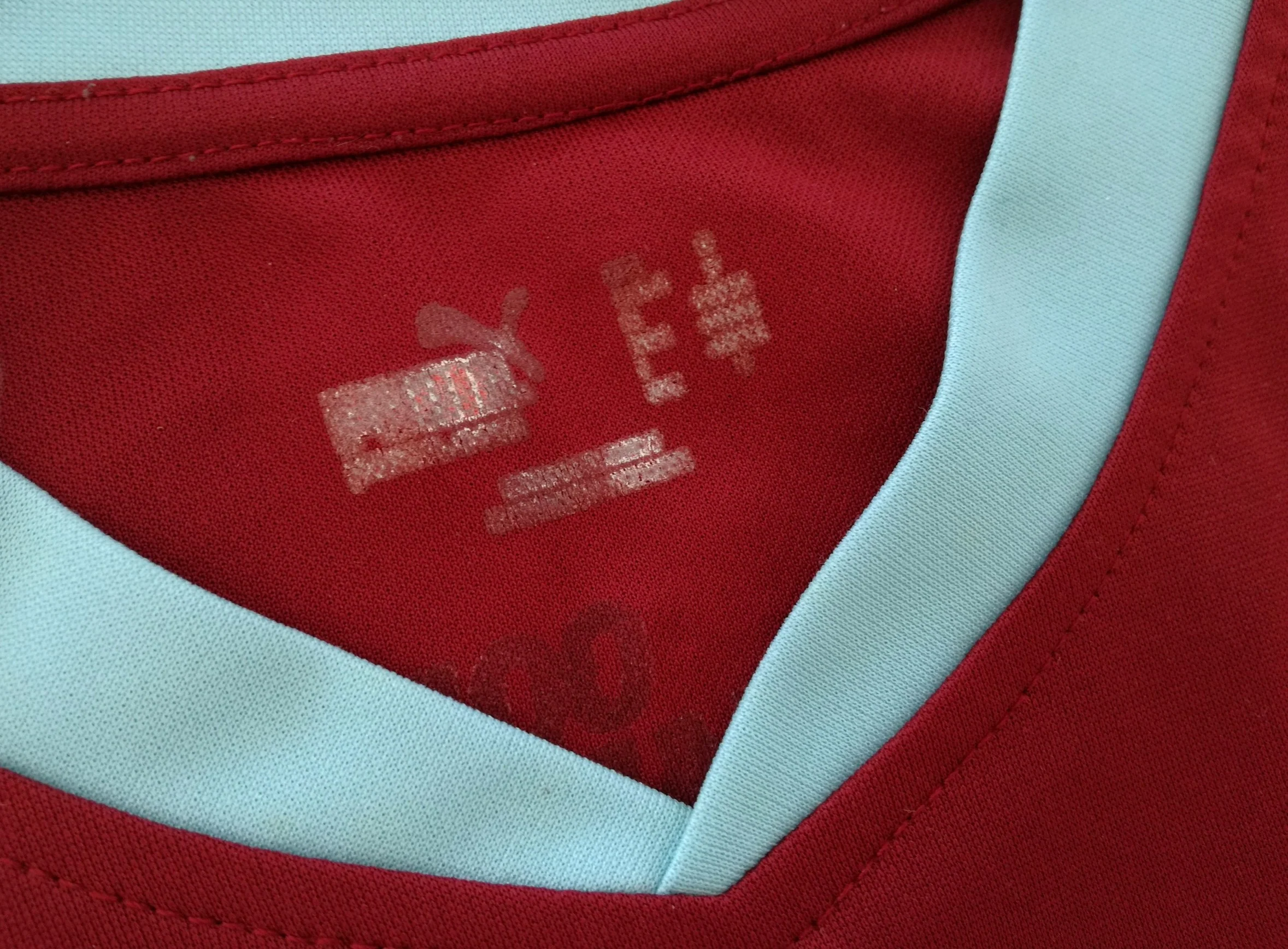 2010/11 Burnley Home Football League Shirt Cork #6 (S) - Image 5