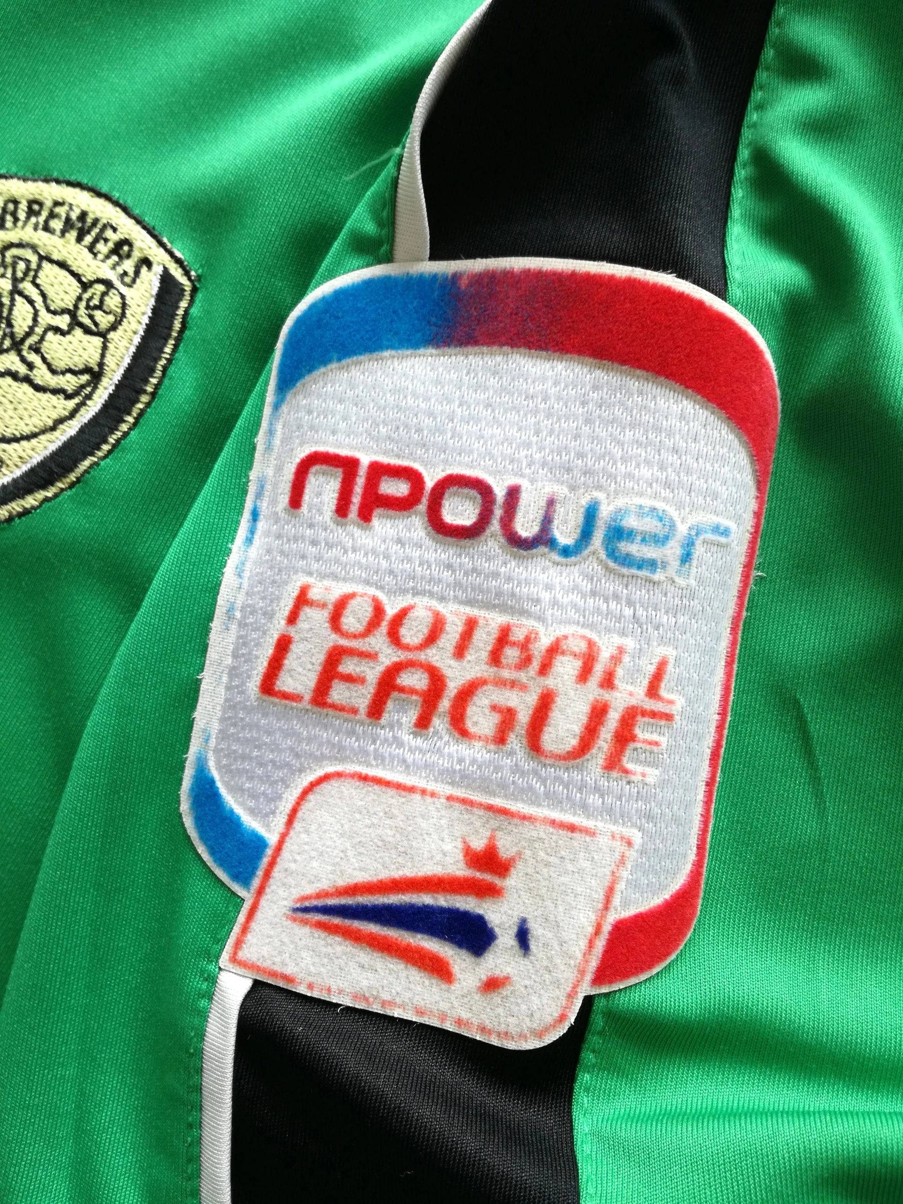 2010/11 Burton Albion Goalkeeper Match Worn Football League Shirt Legzdins #23 (L) - Image 4