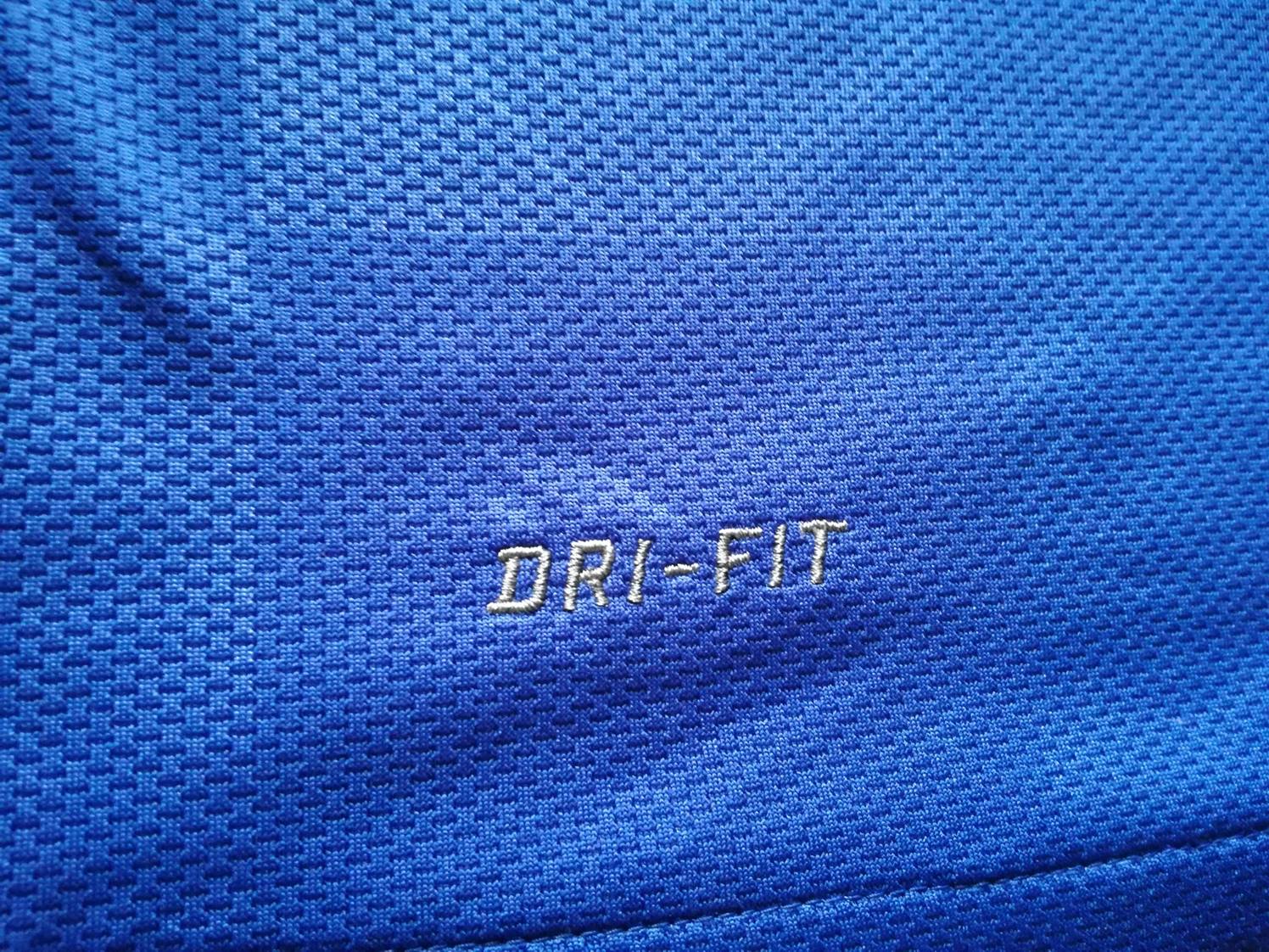 2010/11 Croatia Away Football Shirt (XXL) - Image 3