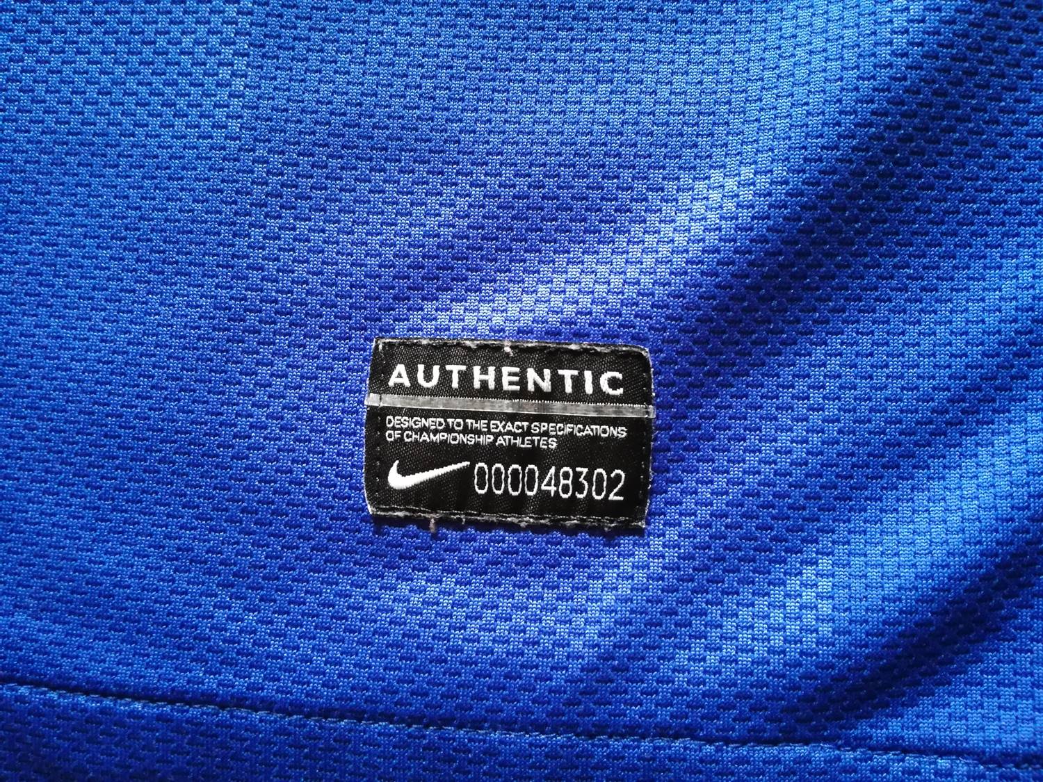 2010/11 Croatia Away Football Shirt (XXL) - Image 4