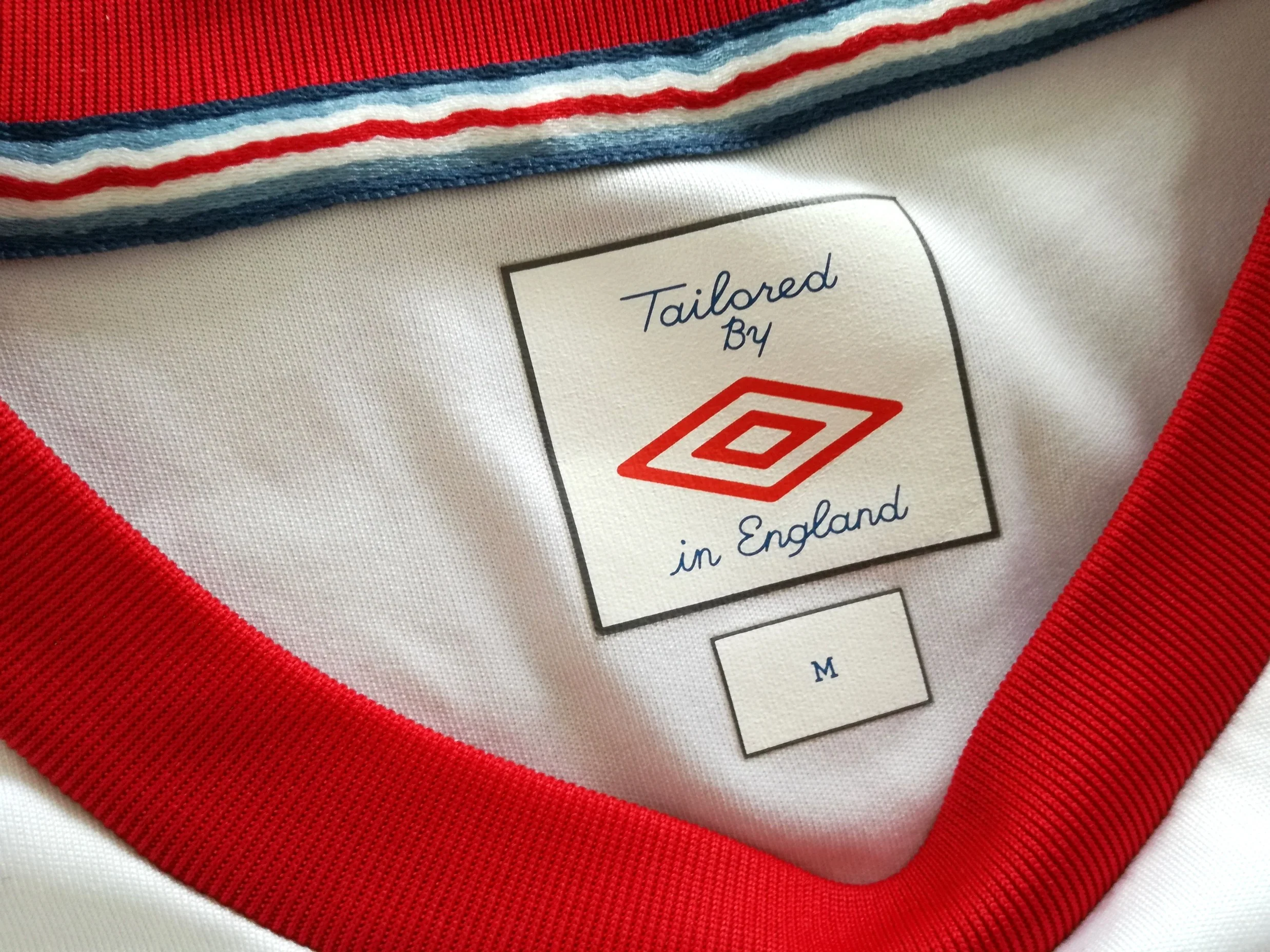 2010/11 England Leisure Shirt (M) - Image 2