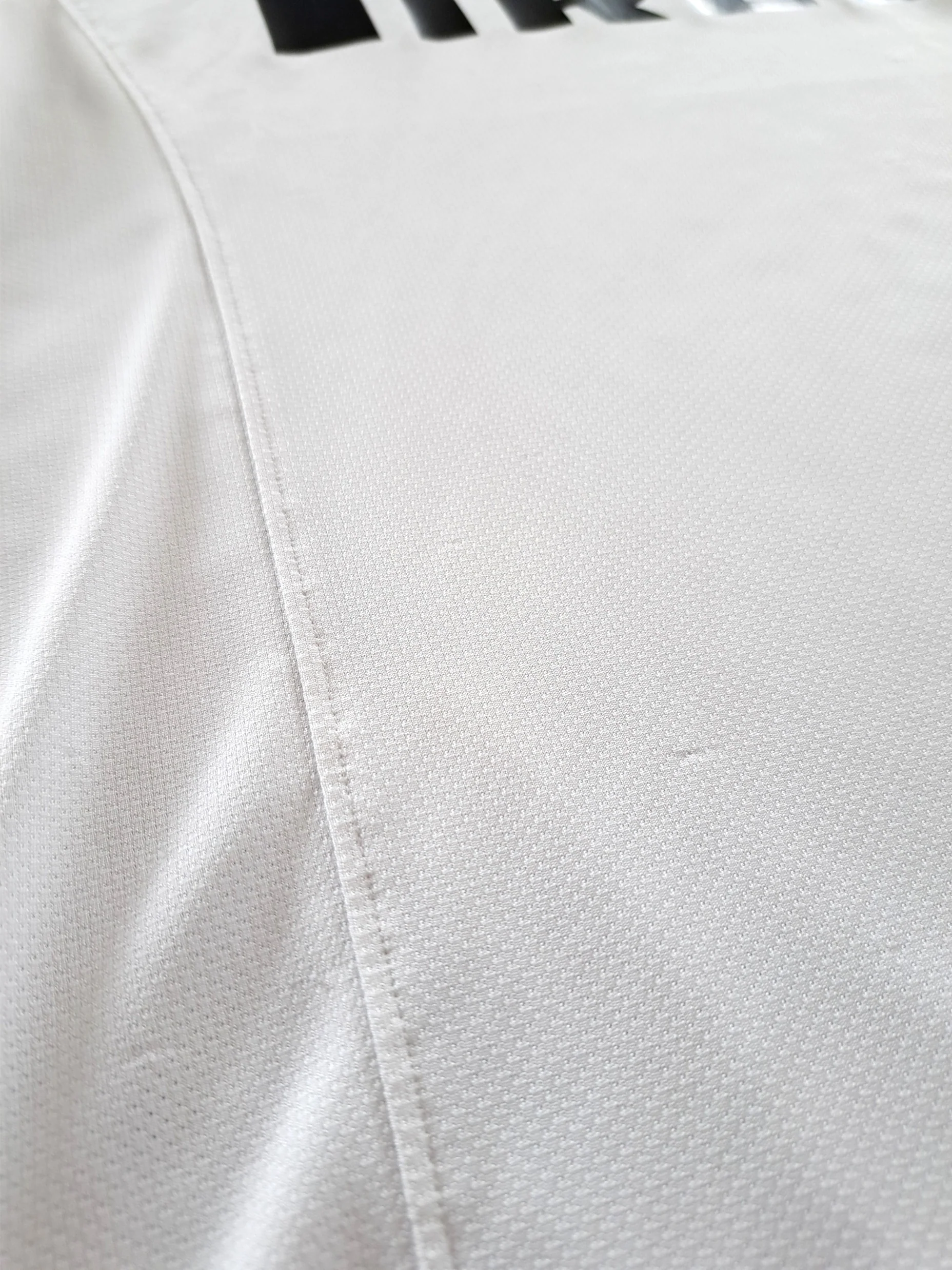 2010/11 Internazionale Away Football Shirt (L) - Image 6