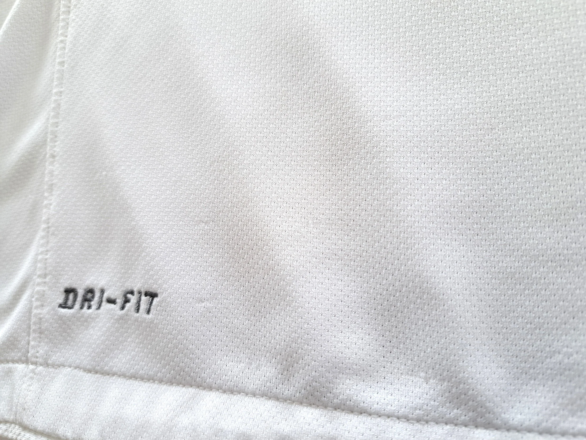 2010/11 Internazionale Away Football Shirt (L) - Image 9