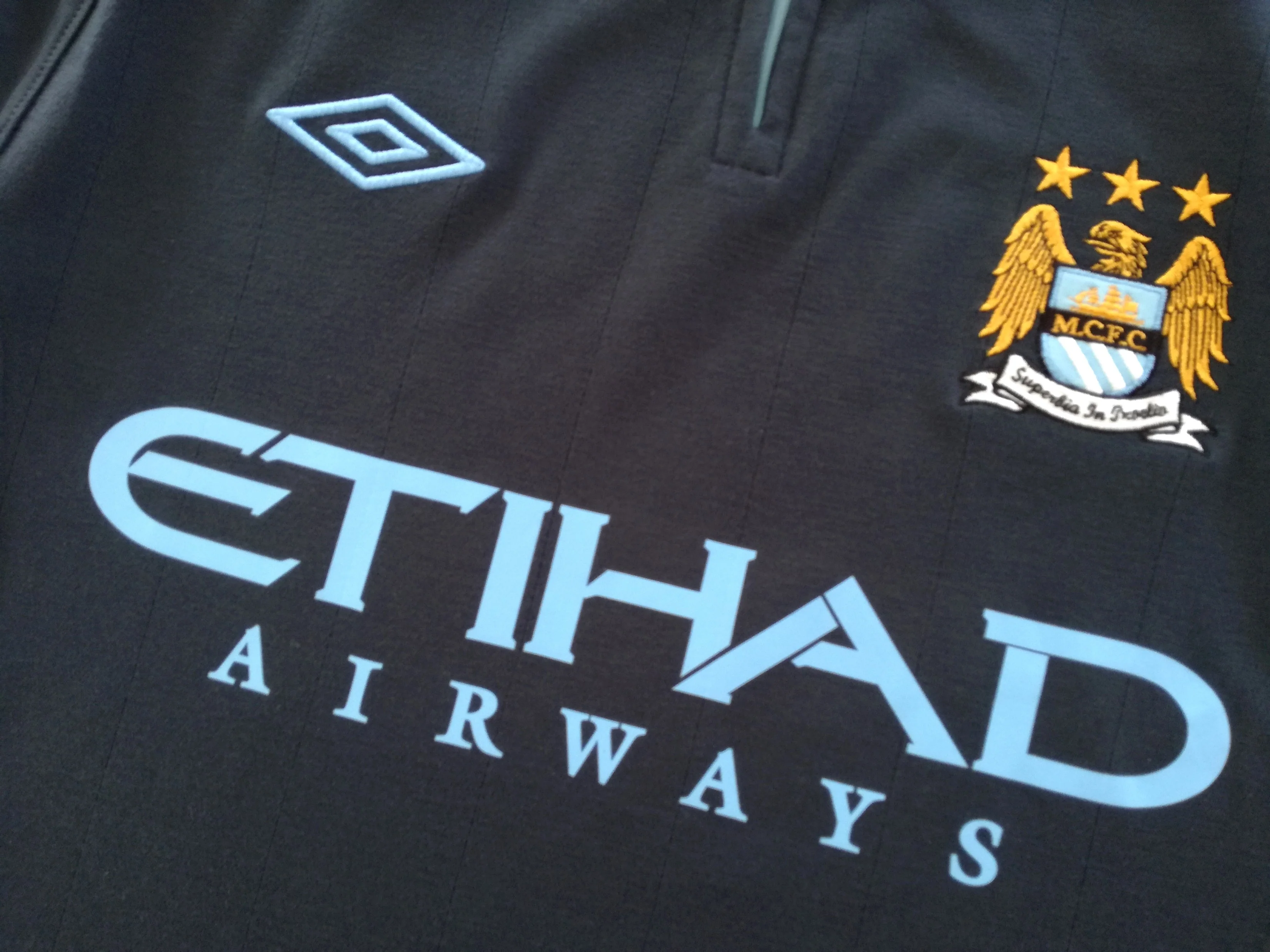 2010/11 Man City Away Football Shirt (S) - Image 5
