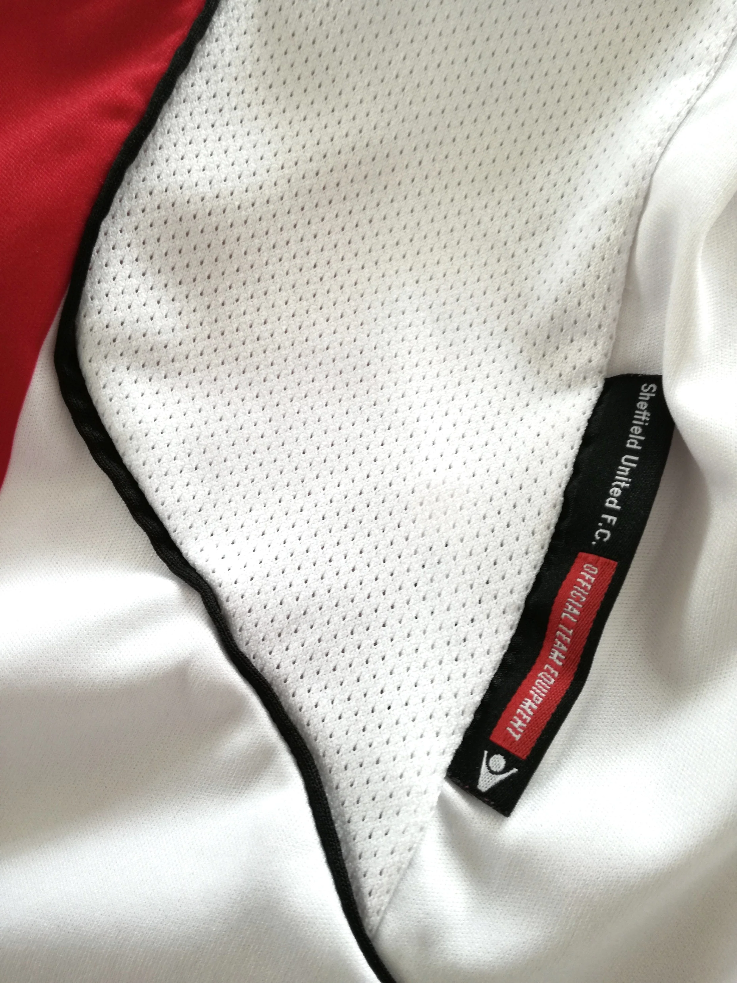 2010/11 Sheffield Utd Home Football Shirt (M) - Image 8