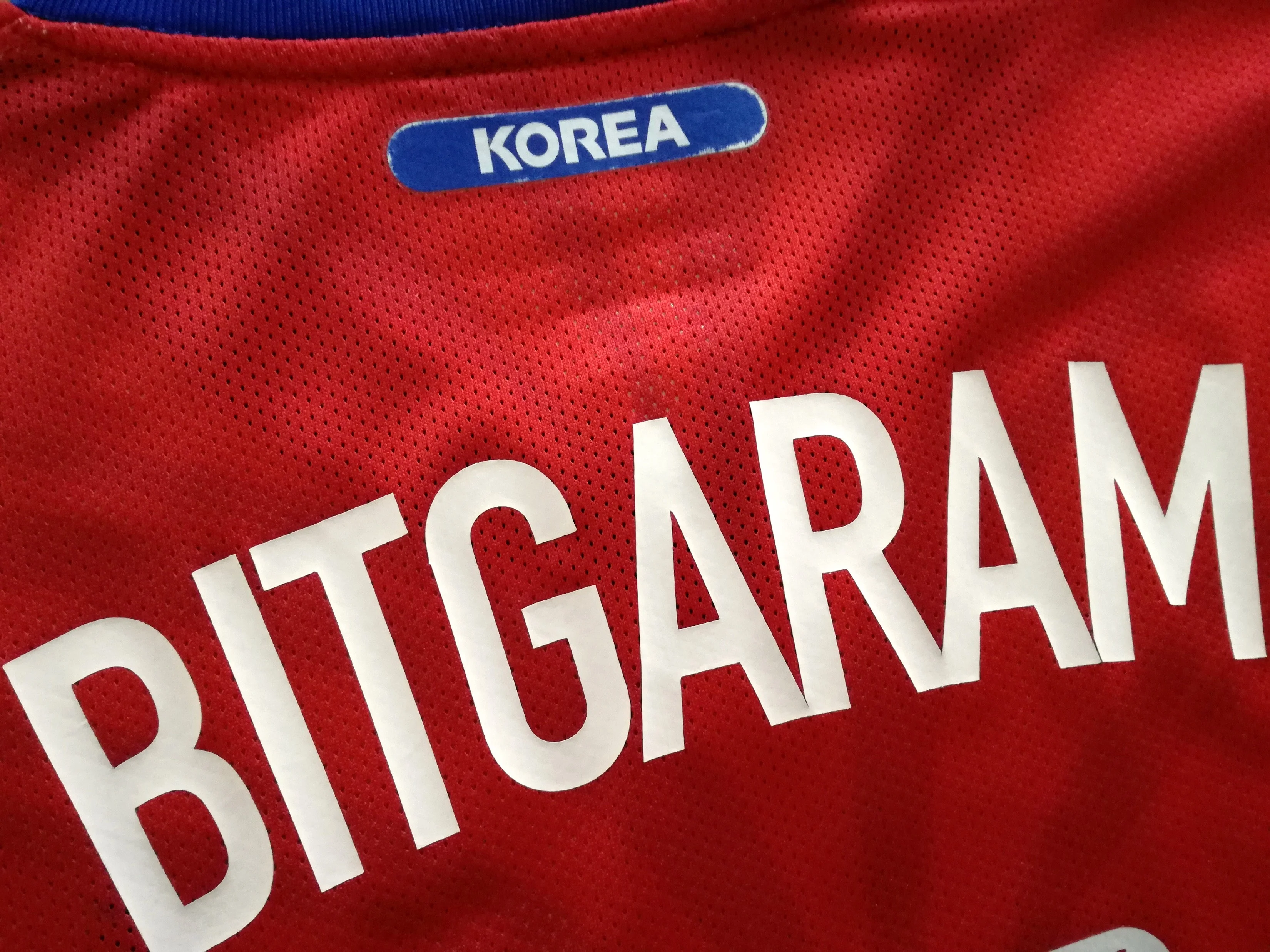 2010/11 South Korea Home Match Issue (vs Japan) Football Shirt Bitgaram #8 (L) - Image 10