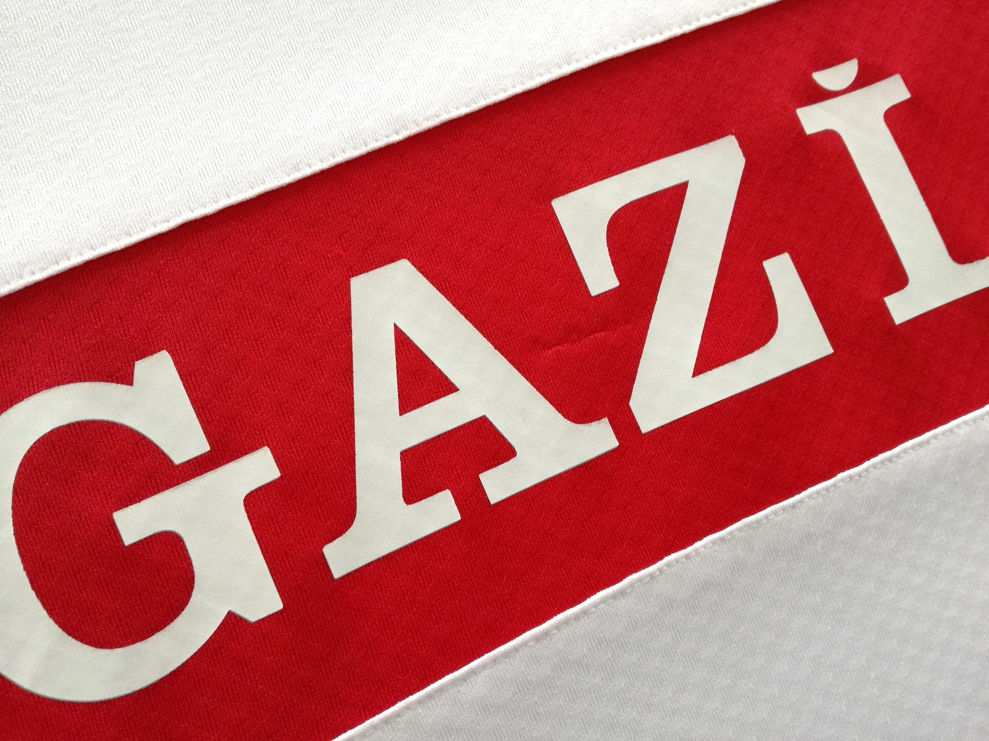 2010/11 Stuttgart Home Football Shirt (XL) - Image 4