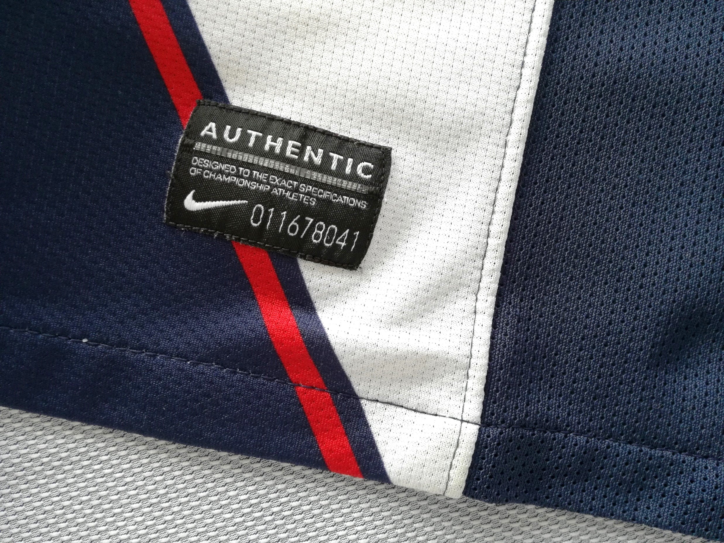 2010/11 USA Away Football Shirt (L) - Image 6