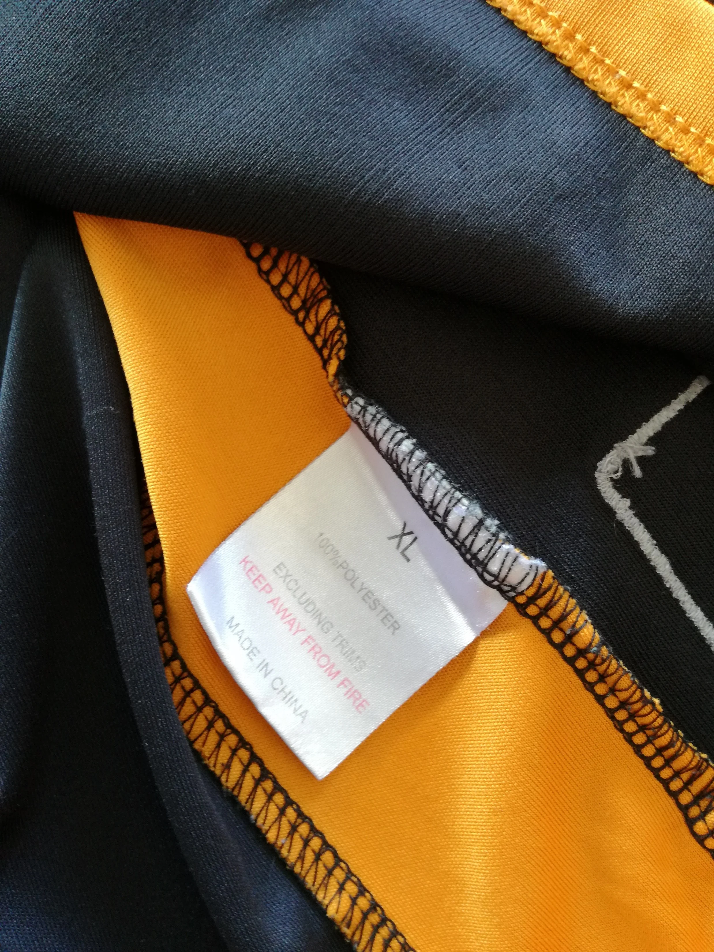 2010/11 Wolves Away Football Shirt (XL) - Image 4