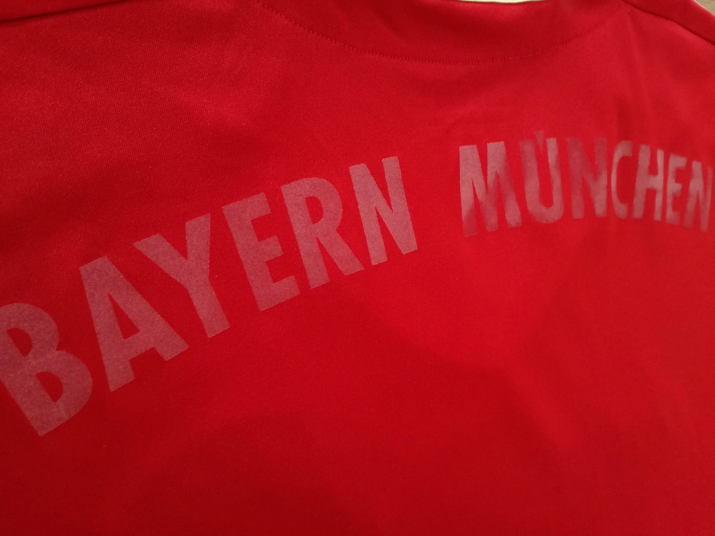 2011/12 Bayern Munich Home Football Shirt (L) - Image 6