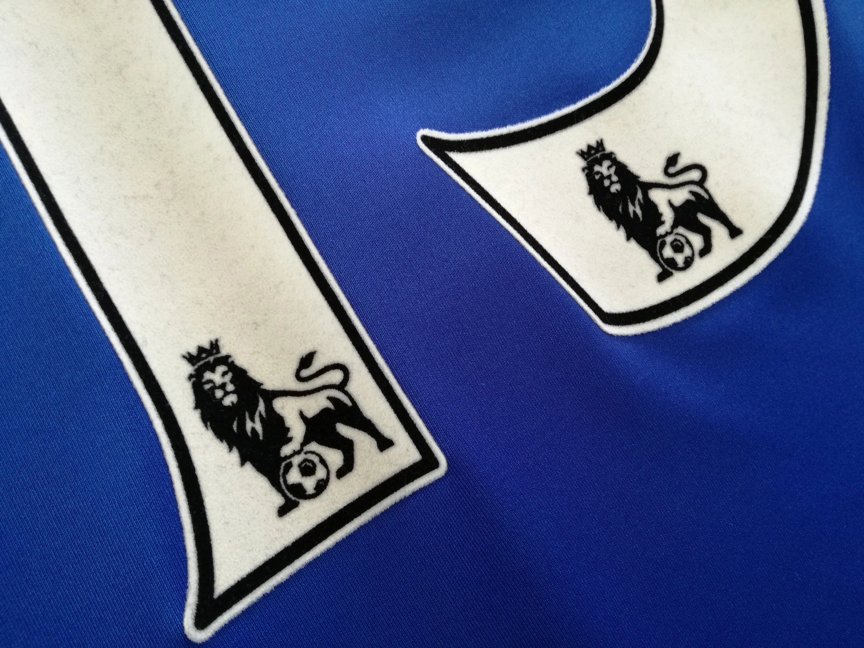 2011/12 Chelsea Home Premier League Football Shirt Malouda #15 (S) - Image 10
