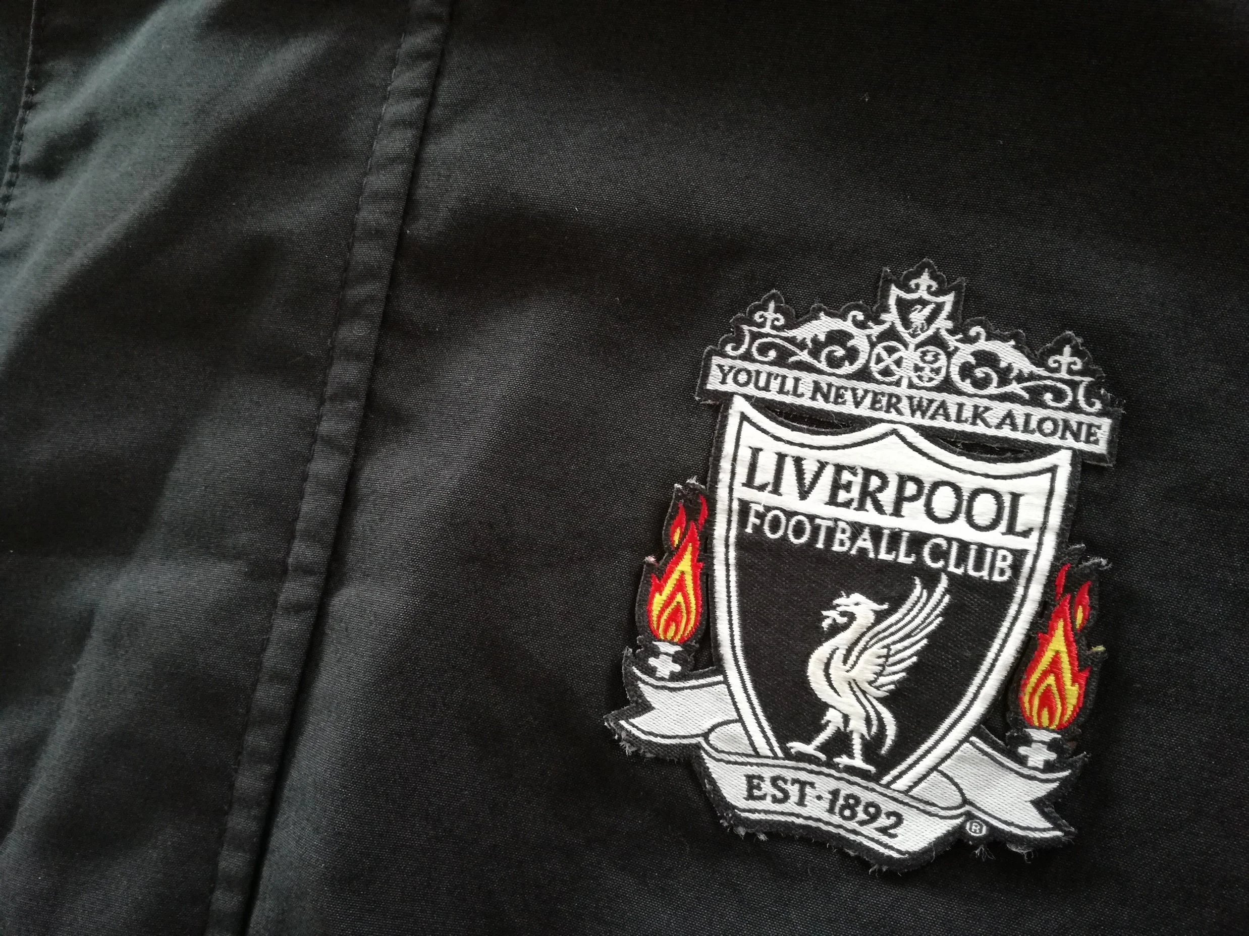 2011/12 Liverpool Track Jacket (M) - Image 3