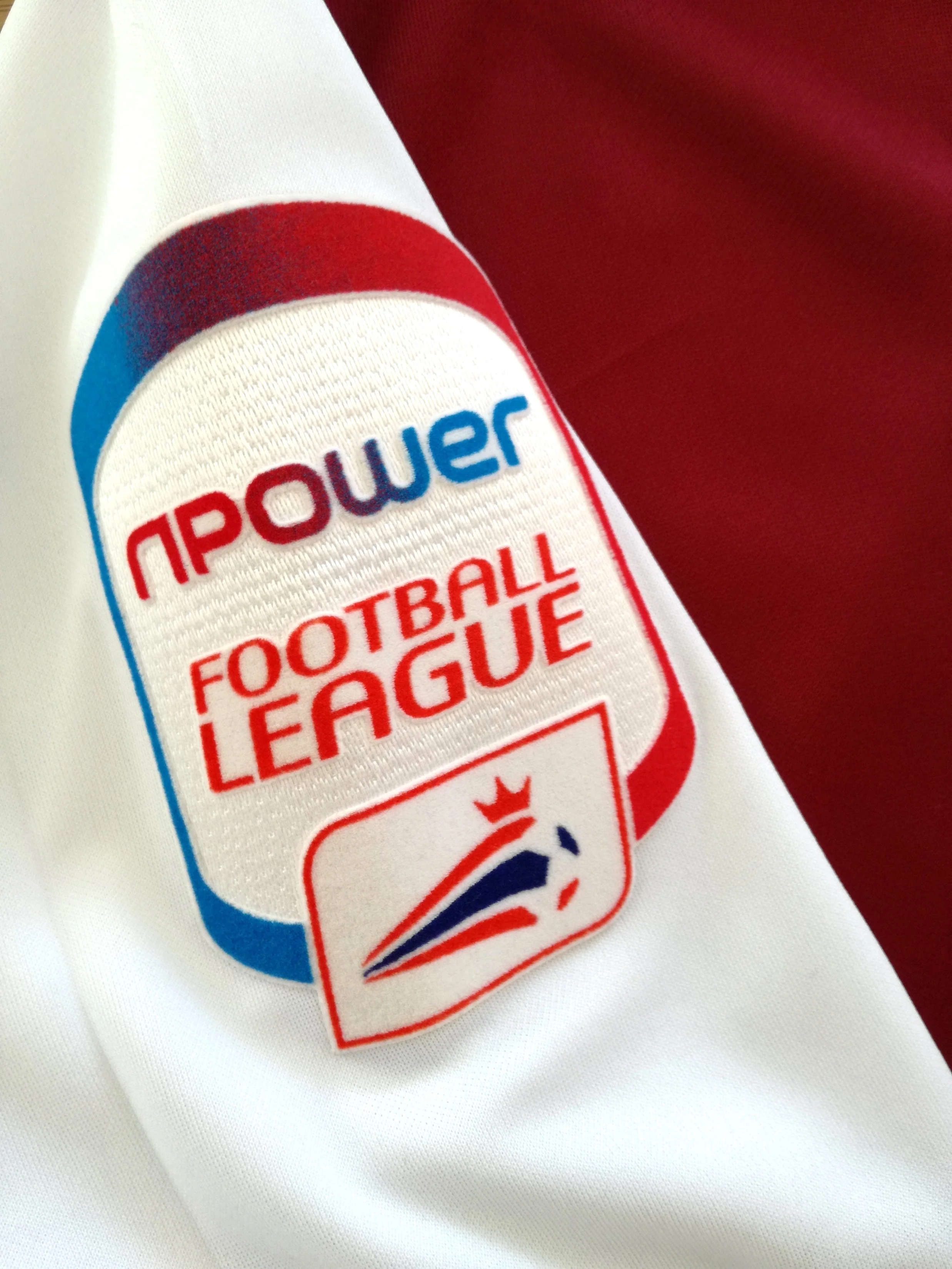 2011/12 Northampton Town Home Player Issue Football League Shirt Harding #27  (Signed) (XL) - Image 3