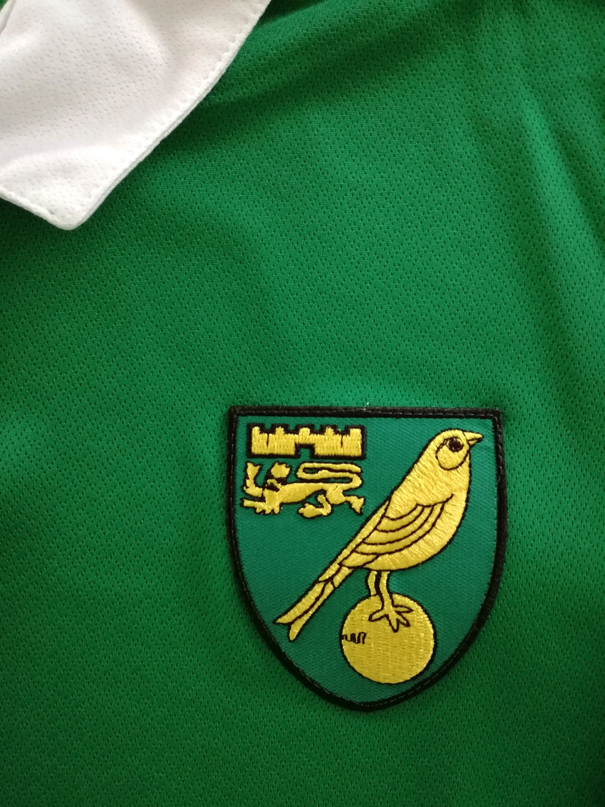 2011/12 Norwich City Away Football Shirt (XL) - Image 2