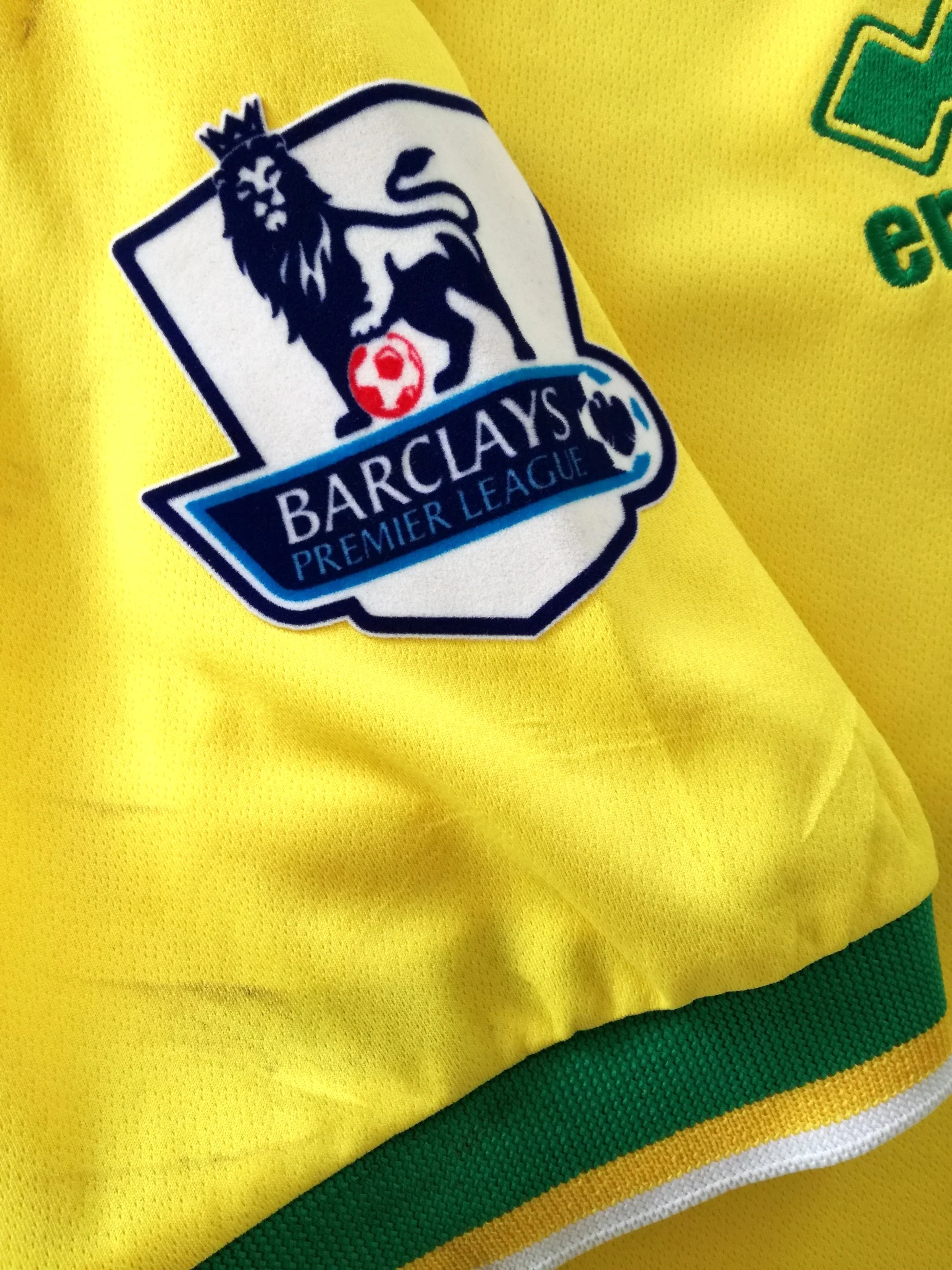 2011/12 Norwich City Home Premier League Match Worn (vs Man City) Football Shirt Surman #11 (L) - Image 3