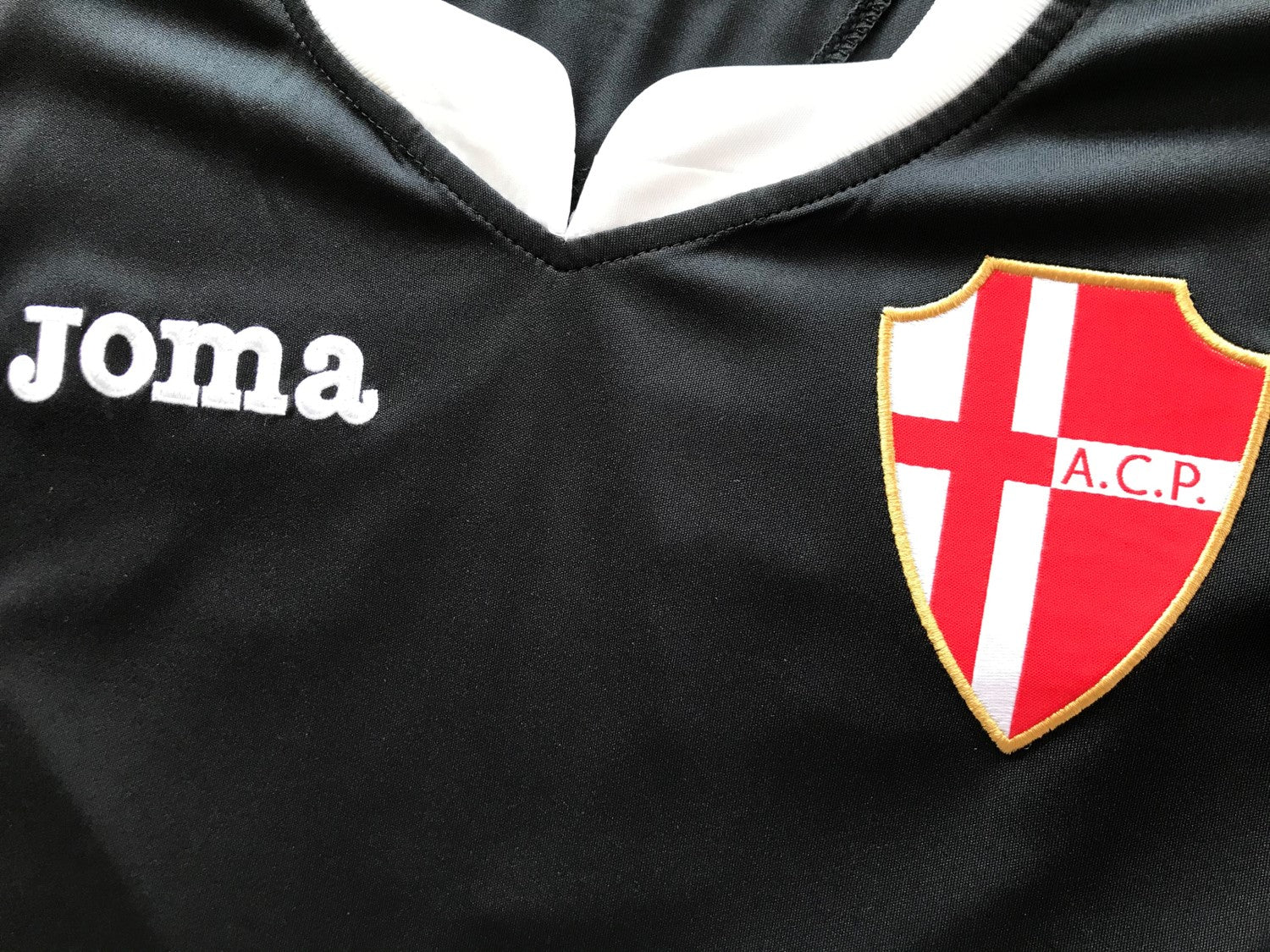 2011/12 Padova Away Football Shirt. (XL) - Image 3