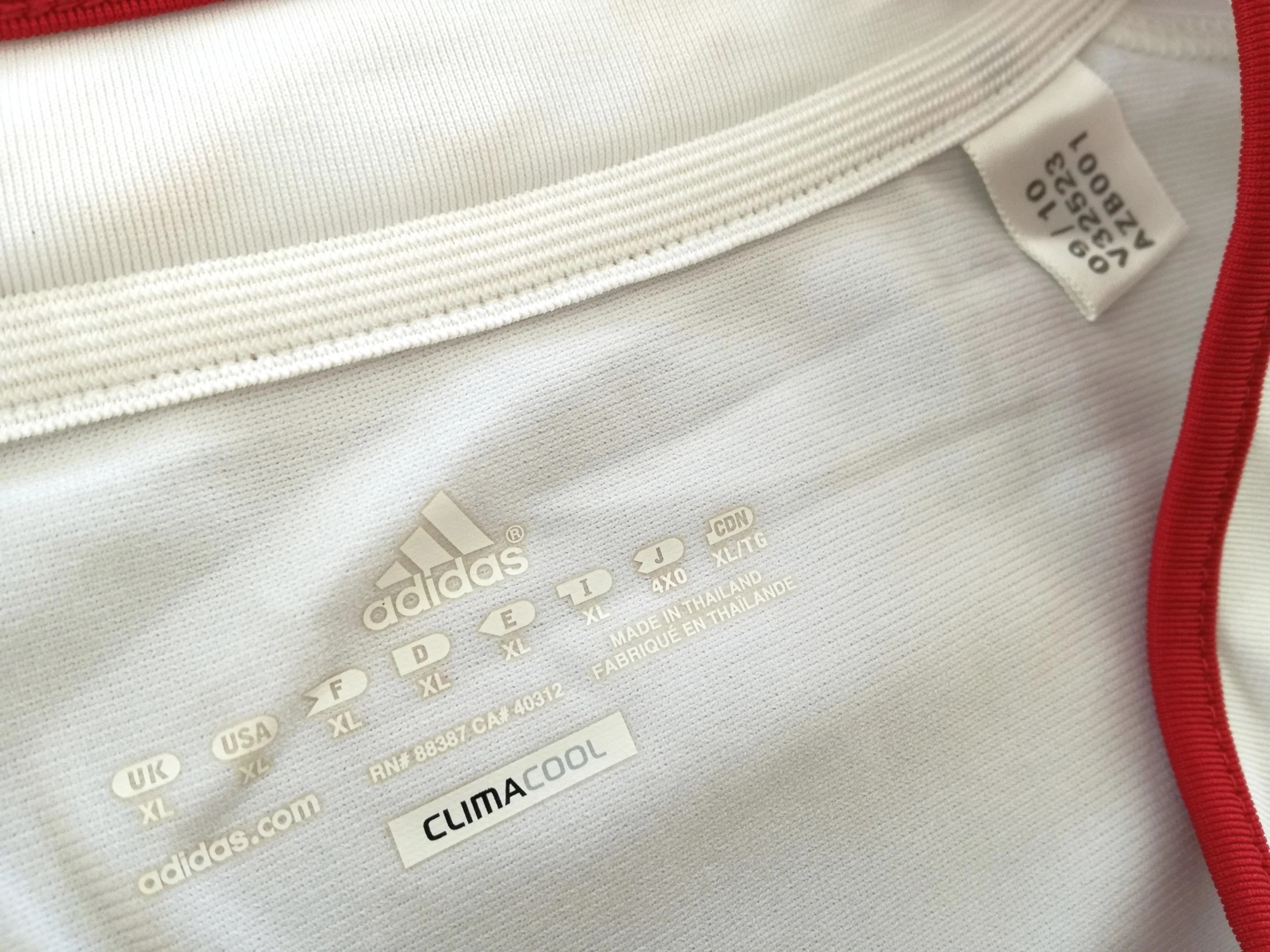 2011/12 Spain Away World Champions Football Shirt (XL) - Image 2