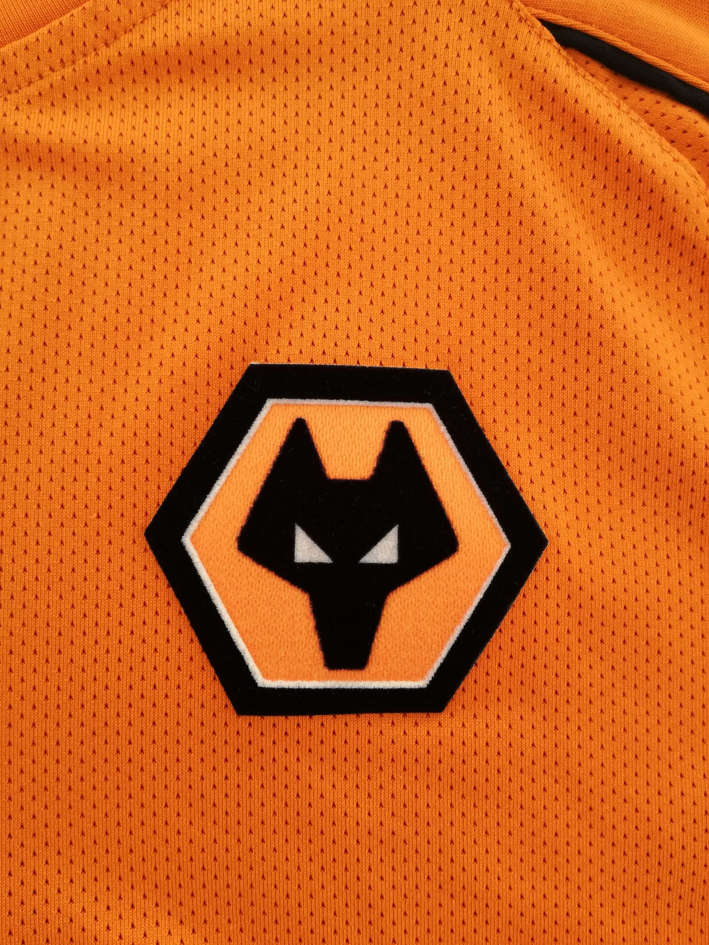 2011/12 Wolves Home Football Shirt (L) - Image 5