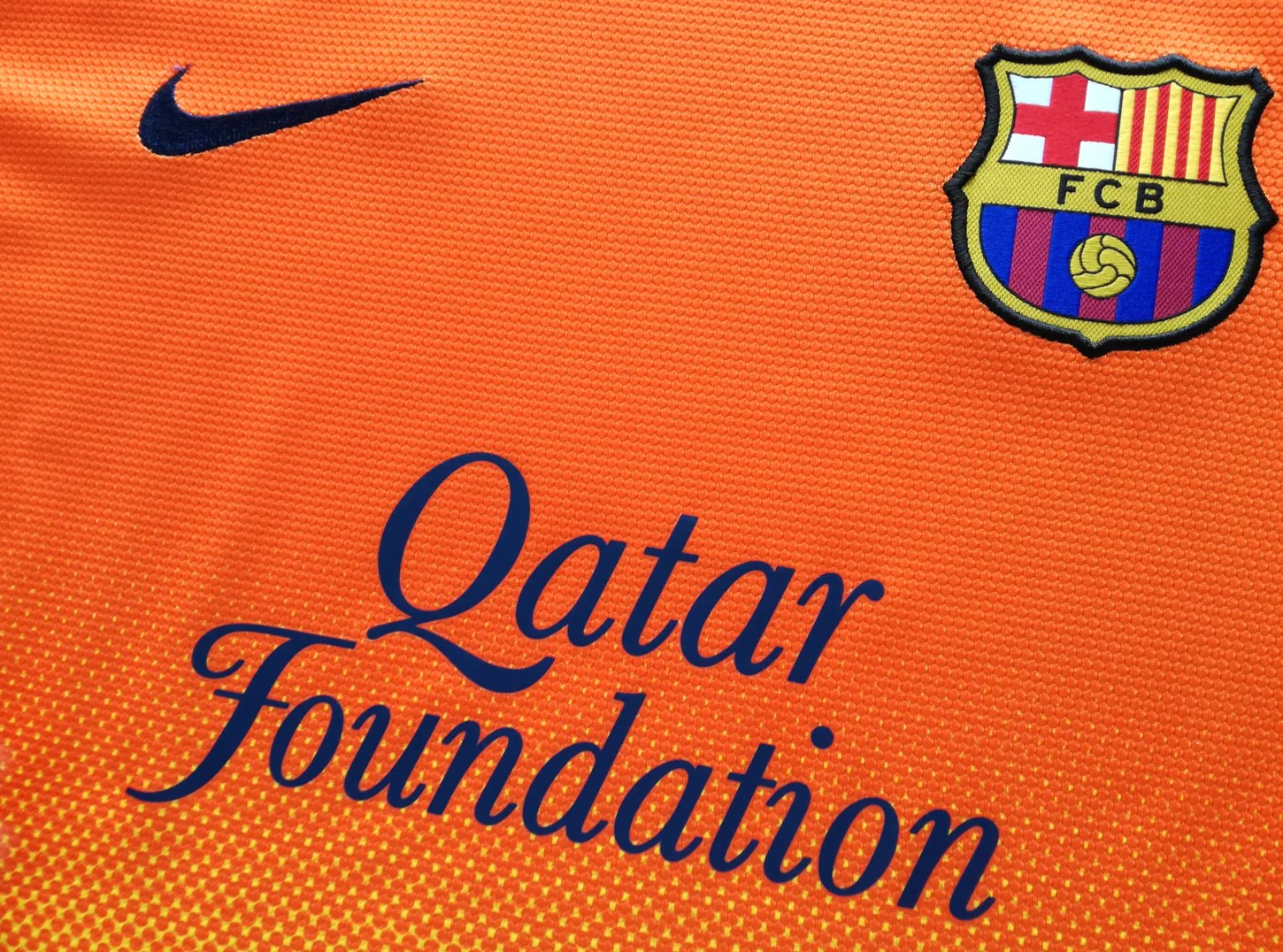2012/13 Barcelona Away La Liga Football Shirt (L) - Image 5