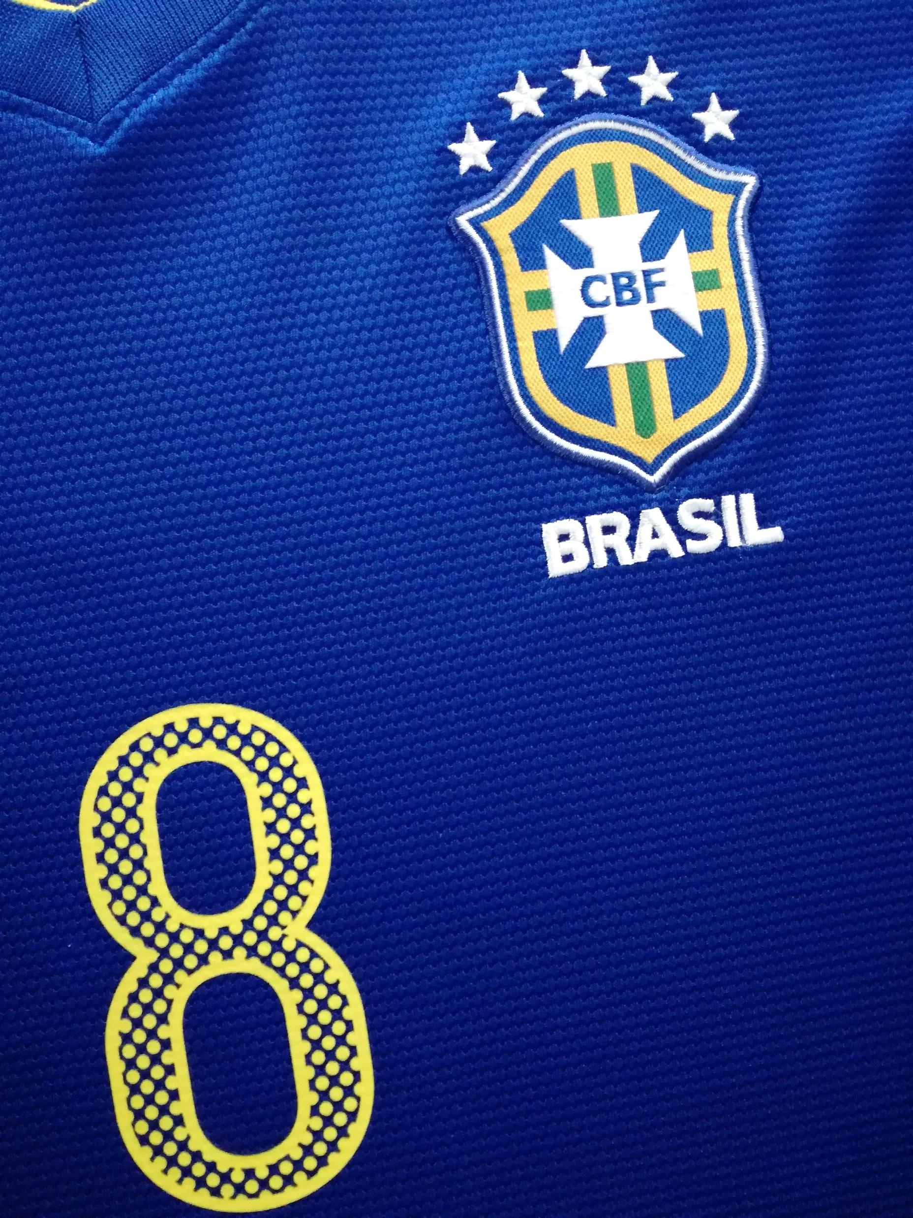 2012/13 Brazil Away Football Shirt Kaká #8 (L) - Image 4