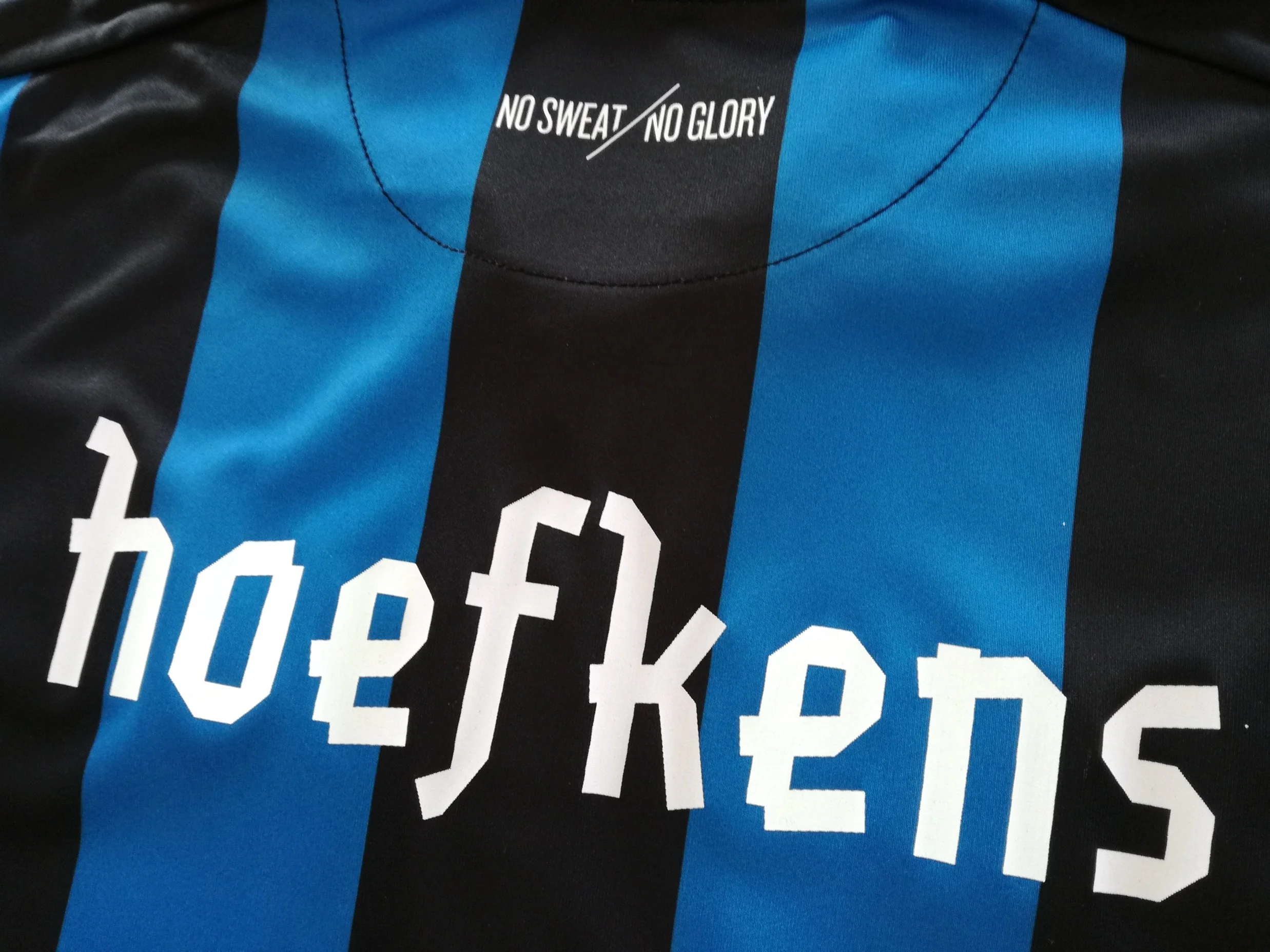2012/13 Club Brugge Home Football Shirt Hoefkens #4 (M) *BNWT* - Image 7