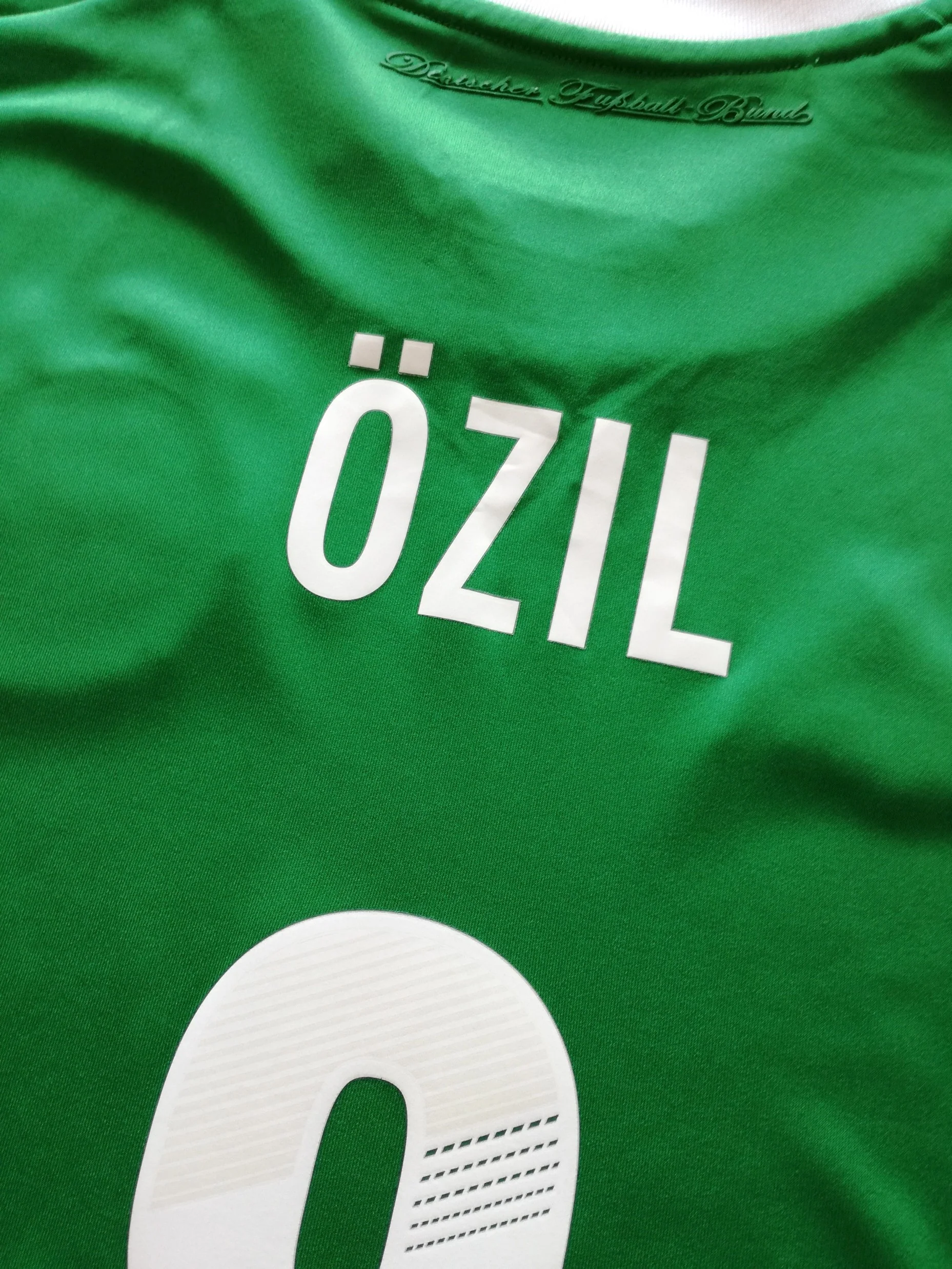 2012/13 Germany Away Football Shirt Ozil #8 (Youth) - Image 9