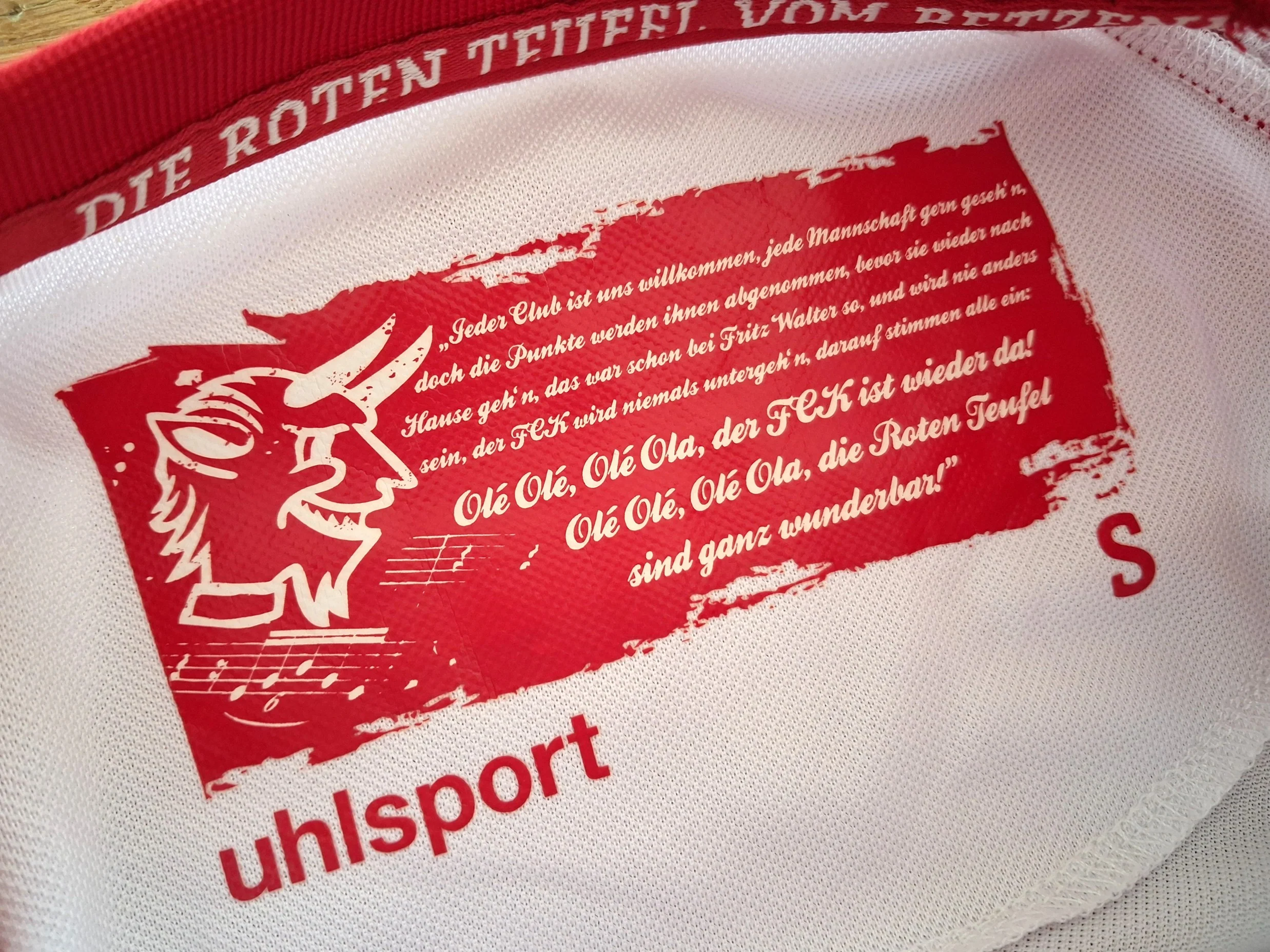 2012/13 Kaiserslautern Away Football Shirt (S) - Image 2
