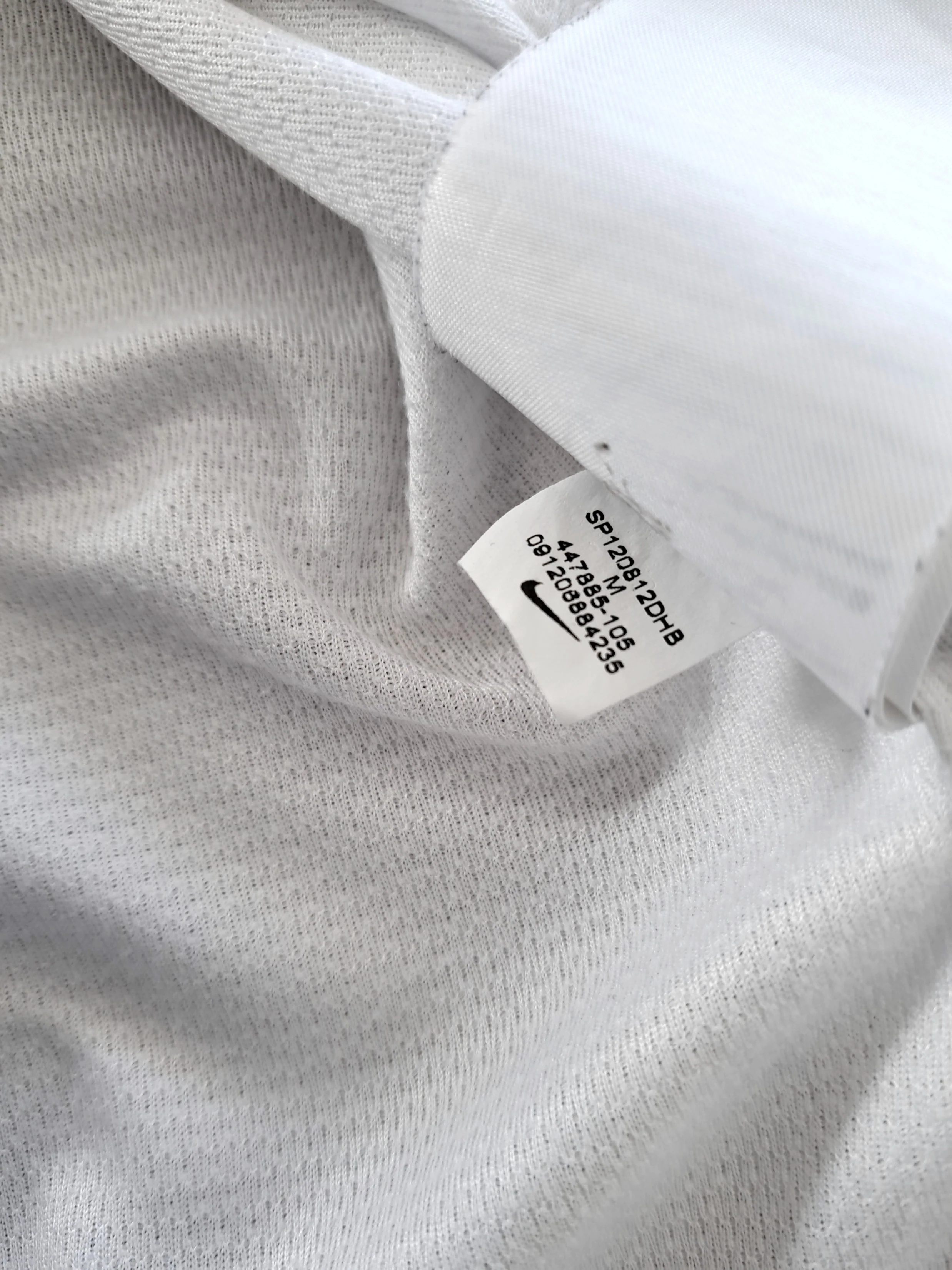 2012/13 Portugal Away Football Shirt (L) - Image 11