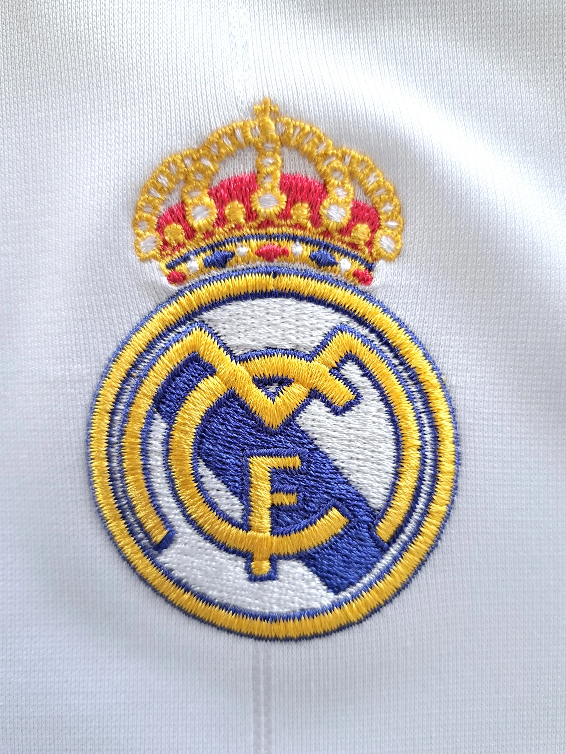 2012/13 Real Madrid Home La Liga Football Shirt (M) - Image 5