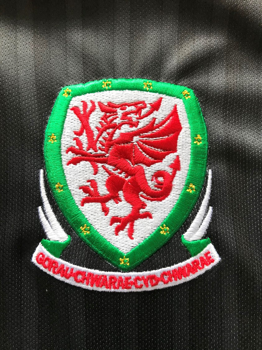 2012/13 Wales Goalkeeper Football Shirt (S) - Image 3