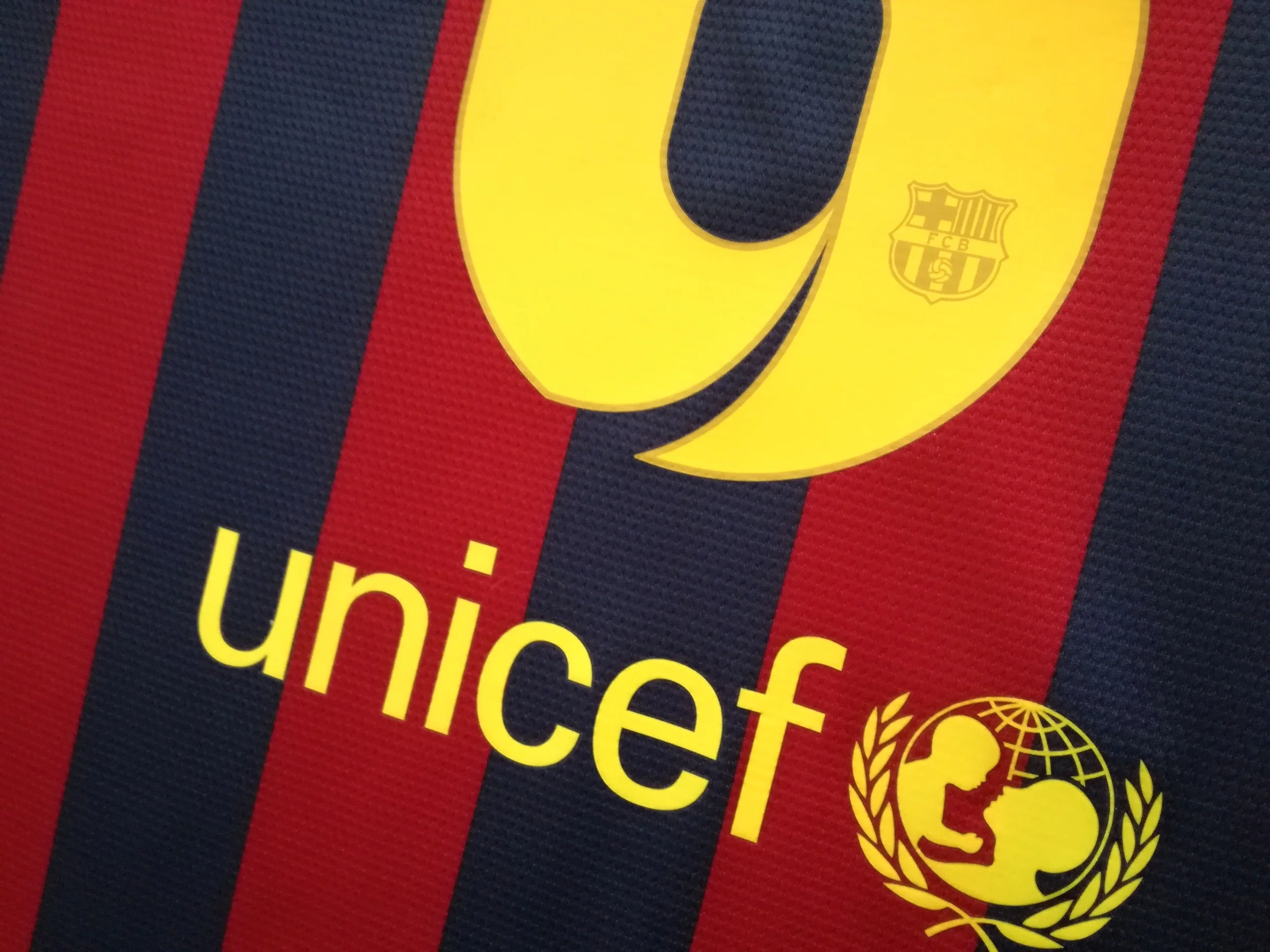 2013/14 Barcelona Home La Liga Football Shirt A. Iniesta #8 (L) - Image 9