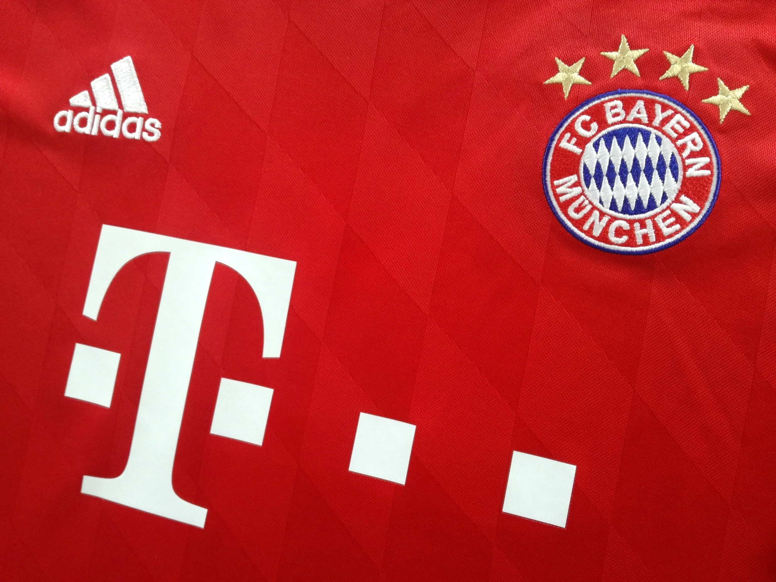 2013/14 Bayern Munich Home Football Shirt (XL) - Image 3