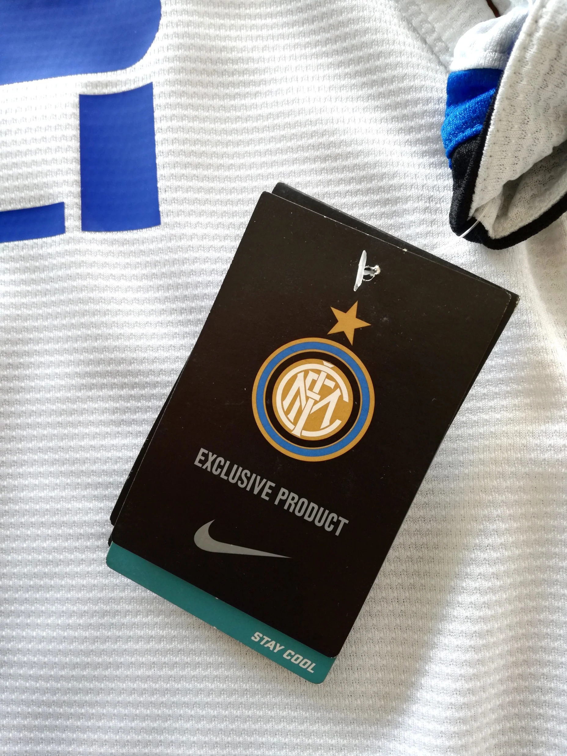 2013/14 Internazionale Away Serie A Football Shirt Kovačić #10 (S) - Image 4