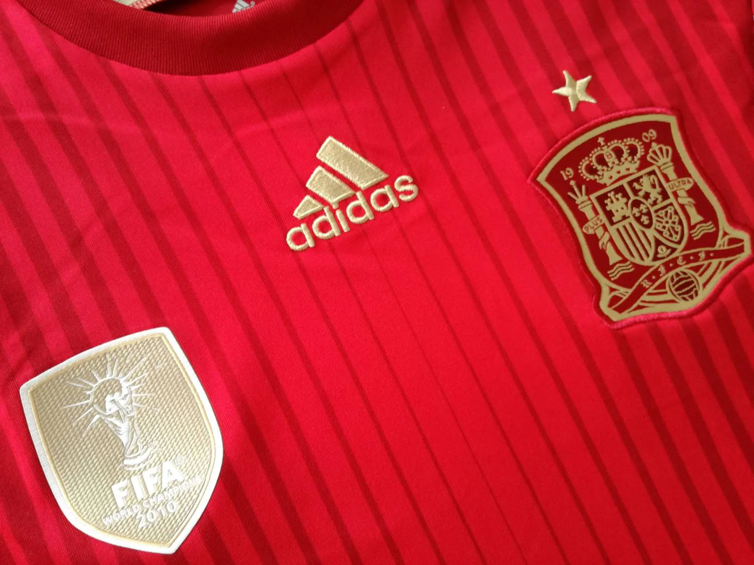 2013/14 Spain Home Football Shirt (S) - Image 3