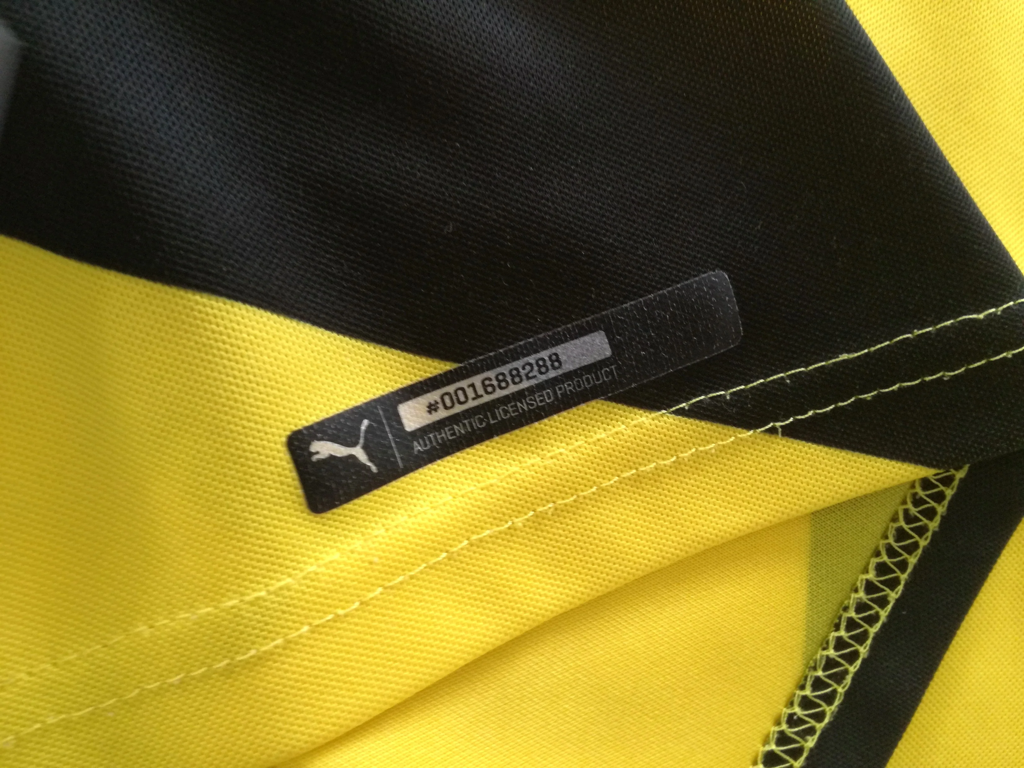 2014/15 Borussia Dortmund Home Football Shirt (S) - Image 4