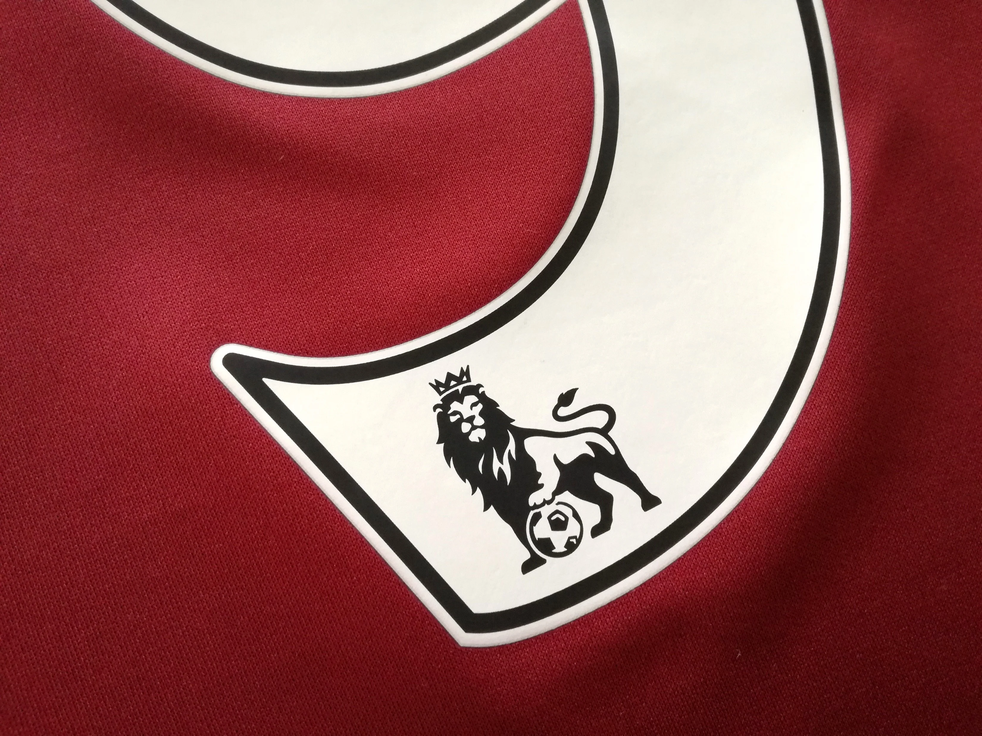 2014/15 Burnley Home Premier League Match Worn (vs Arsenal) Football Shirt Vokes #9 (L) - Image 8