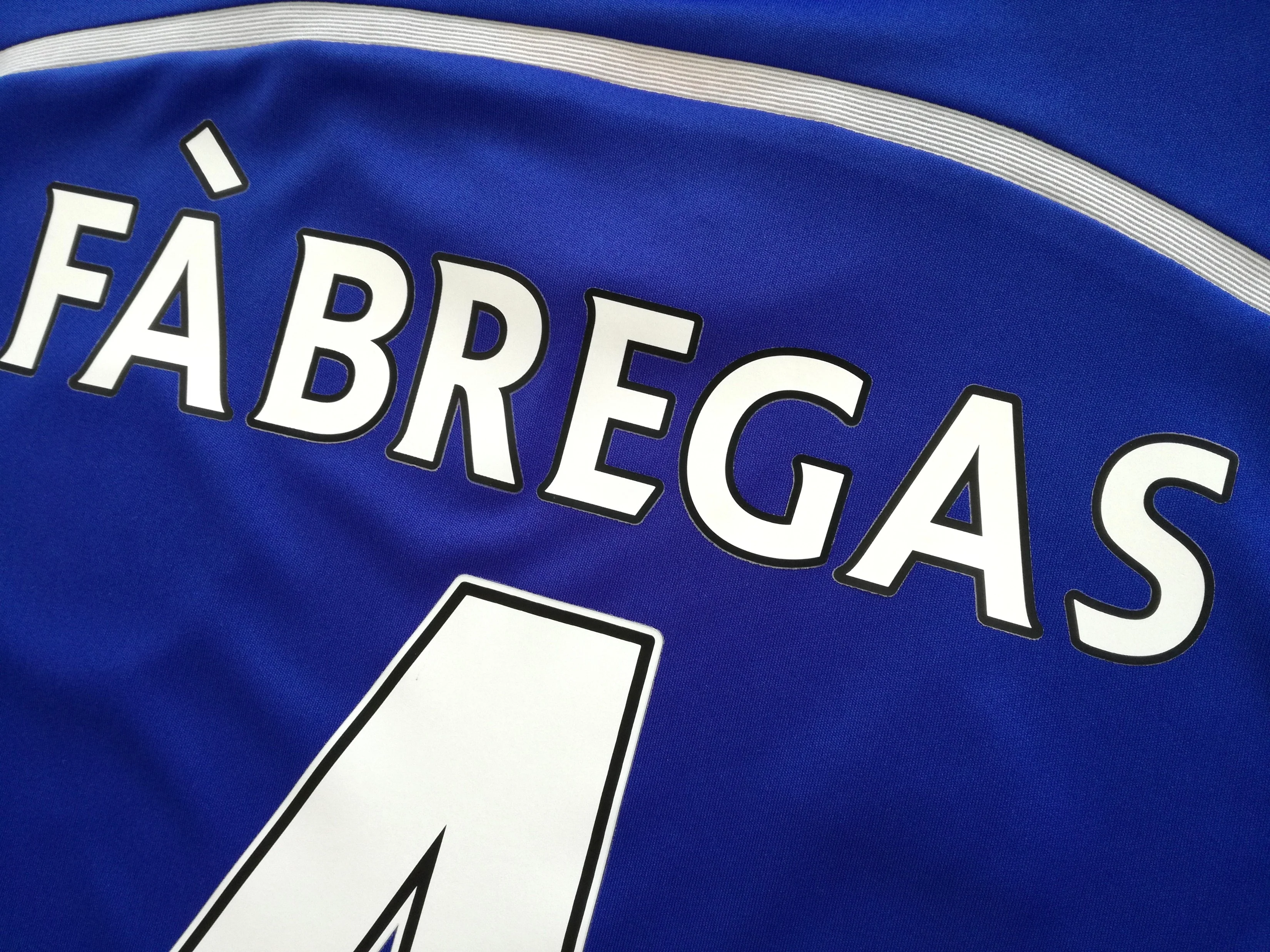 2014/15 Chelsea Home Premier League Football Shirt Fàbregas #4 (S) - Image 8