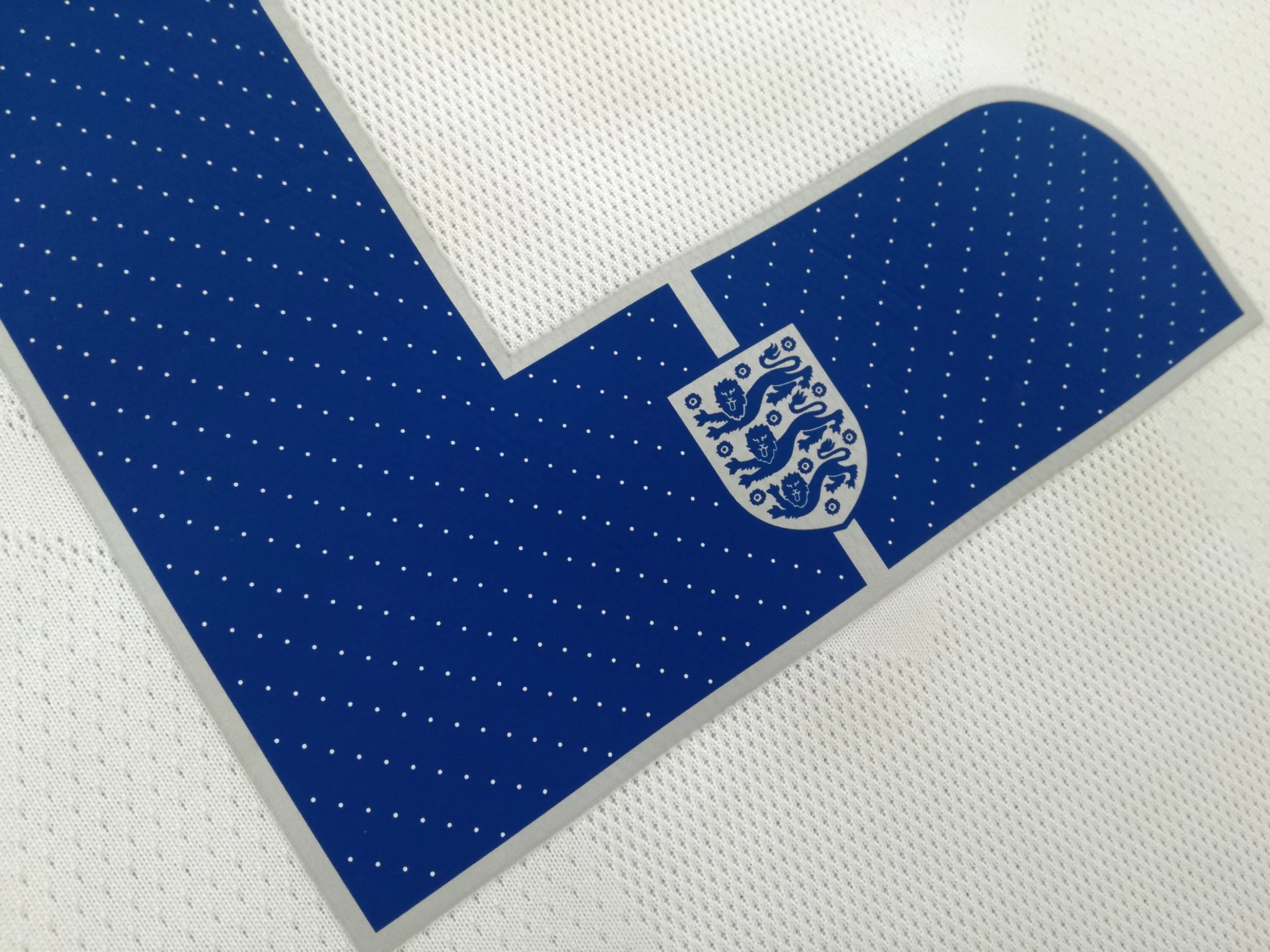 2014/15 England Home Player Issue Football Shirt #2 (L) - Image 11