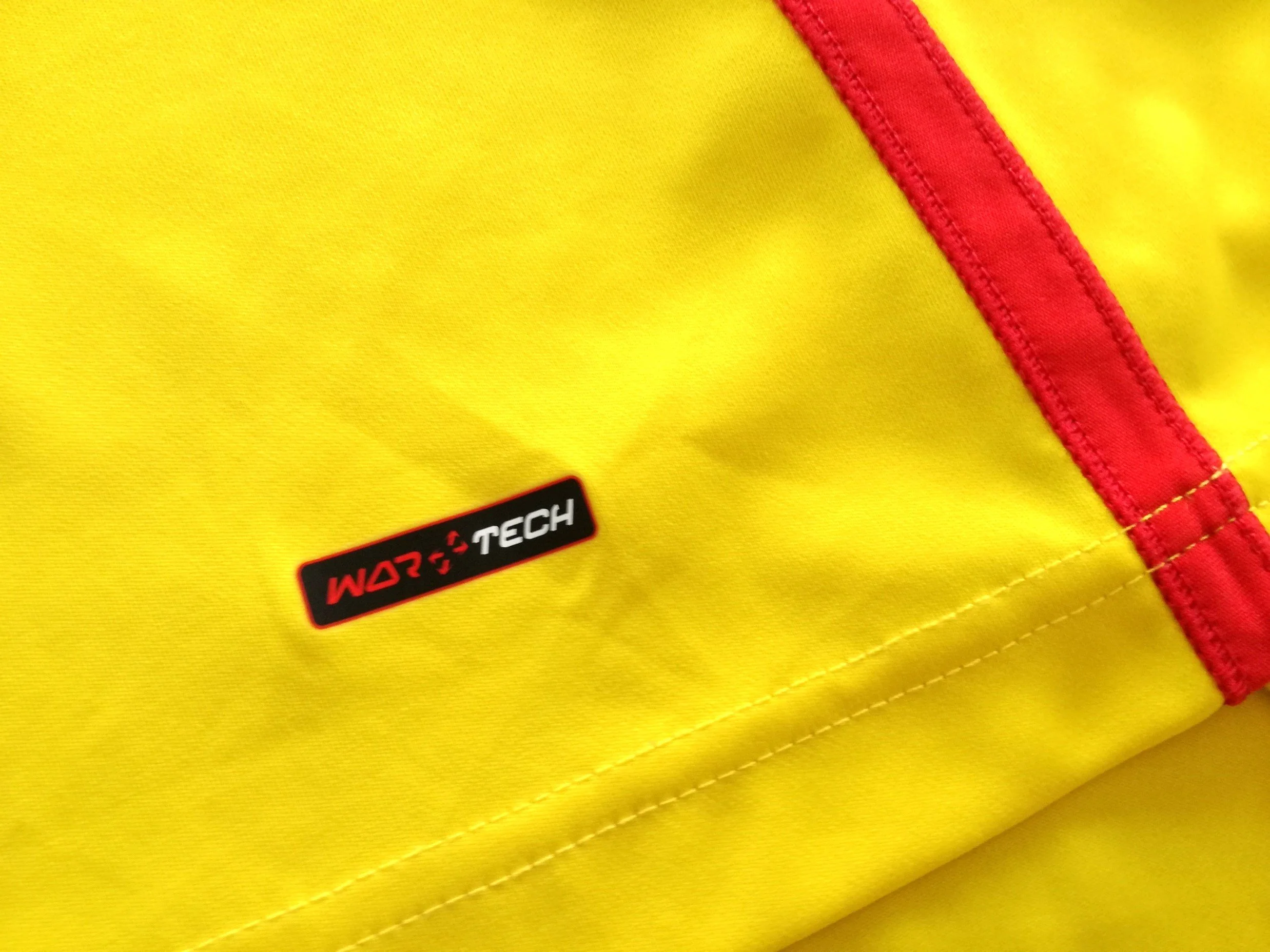 2014/15 Liverpool Away Football Shirt. (L) - Image 5