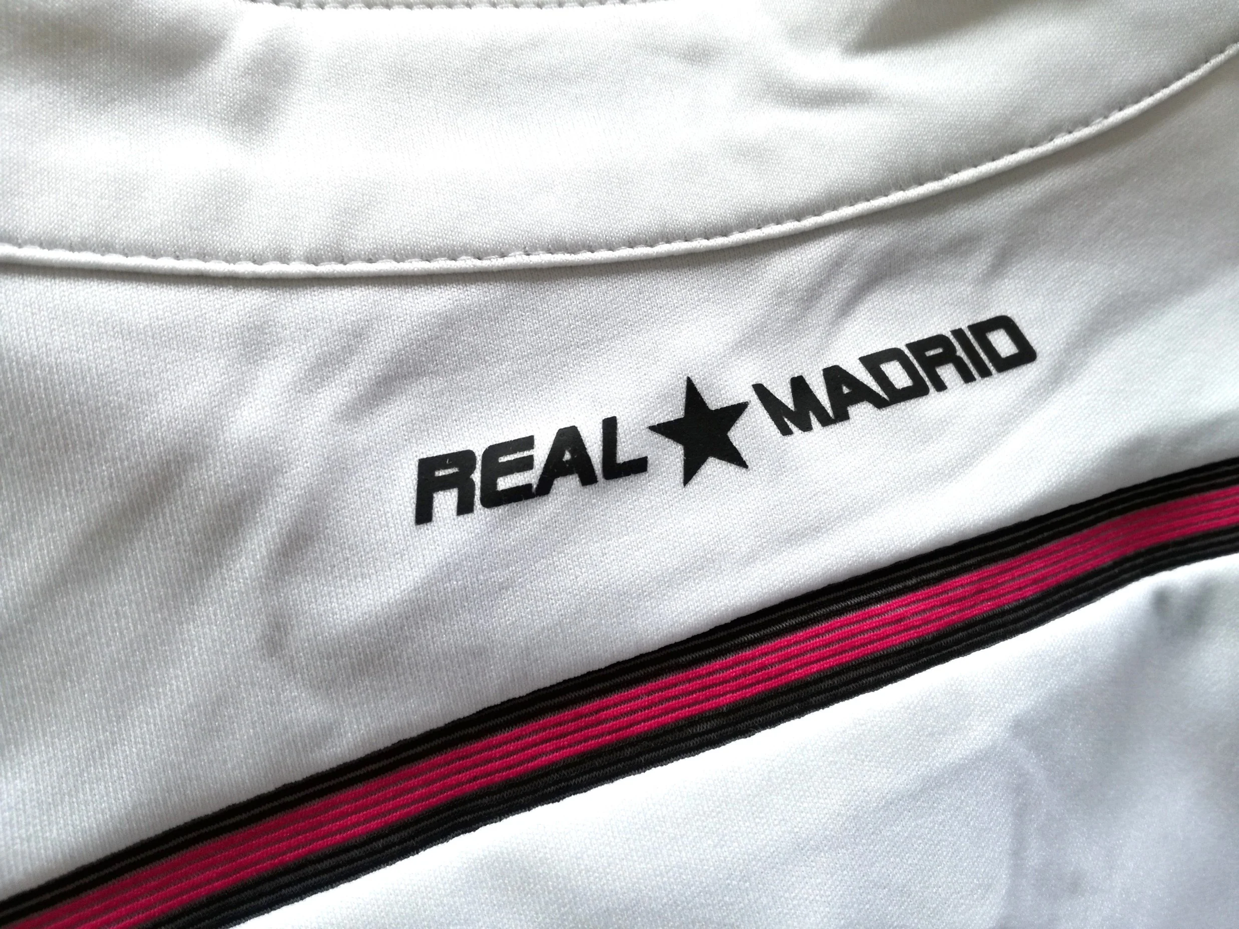 2014/15 Real Madrid Home La Liga Football Shirt (S) - Image 9