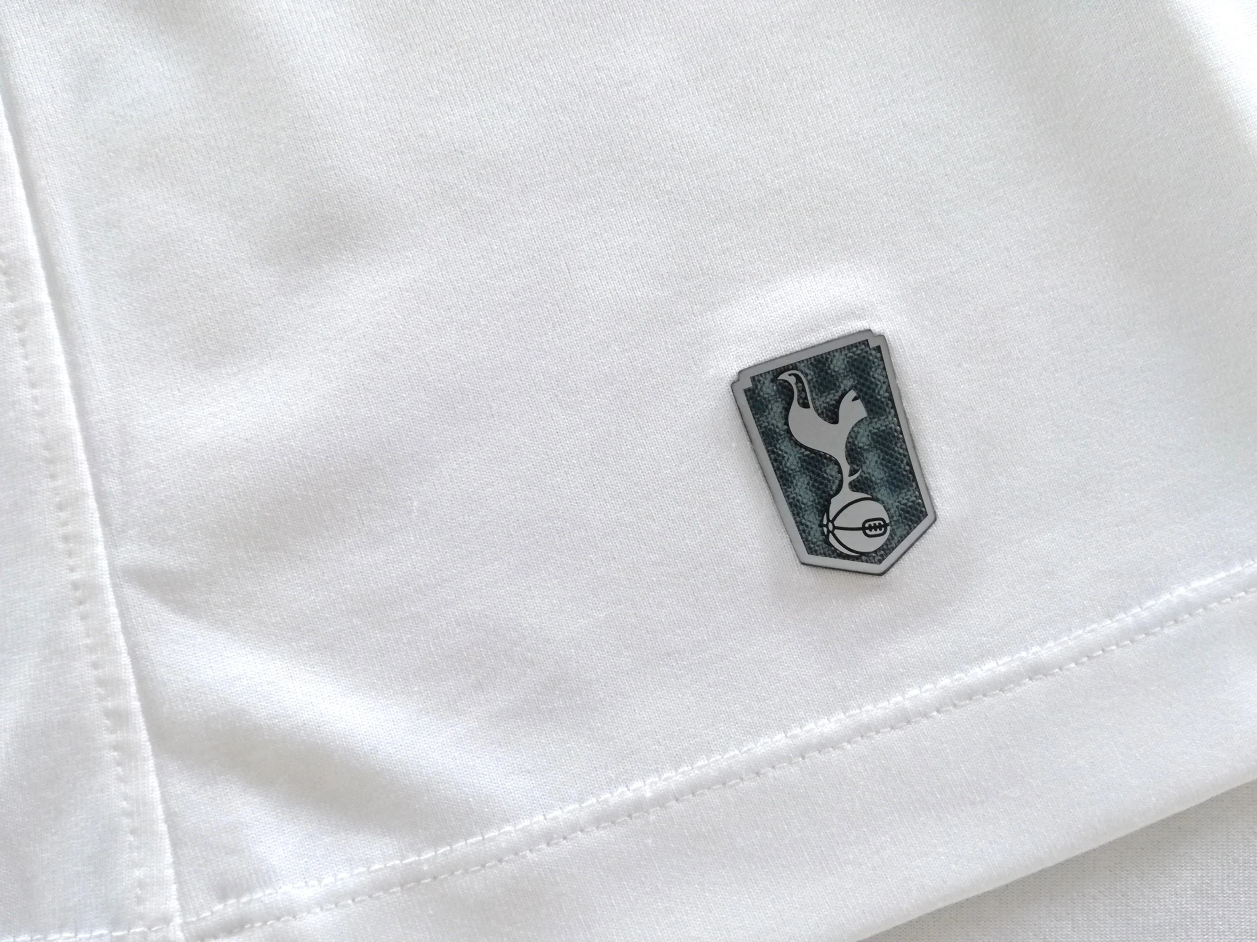 2014/15 Tottenham Home Football Shirt (S) - Image 3
