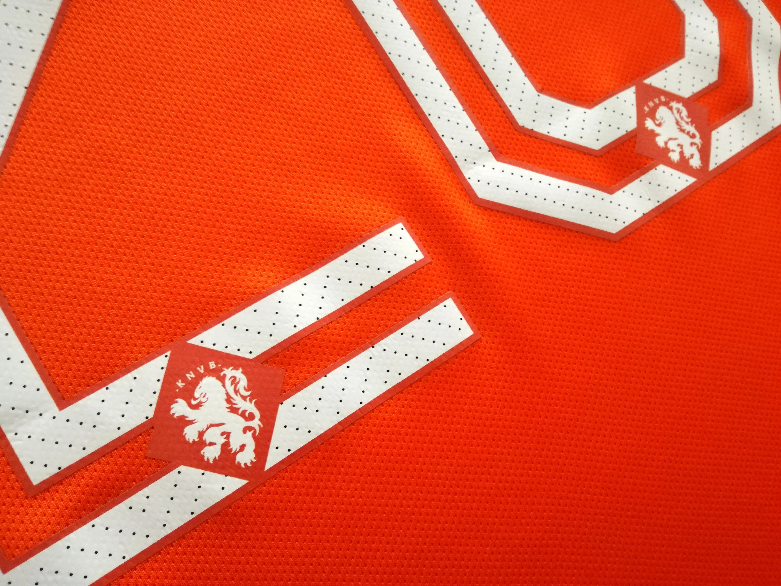 2014 Netherlands Home World Cup Football Shirt Wijnaldum #20 (M) - Image 9
