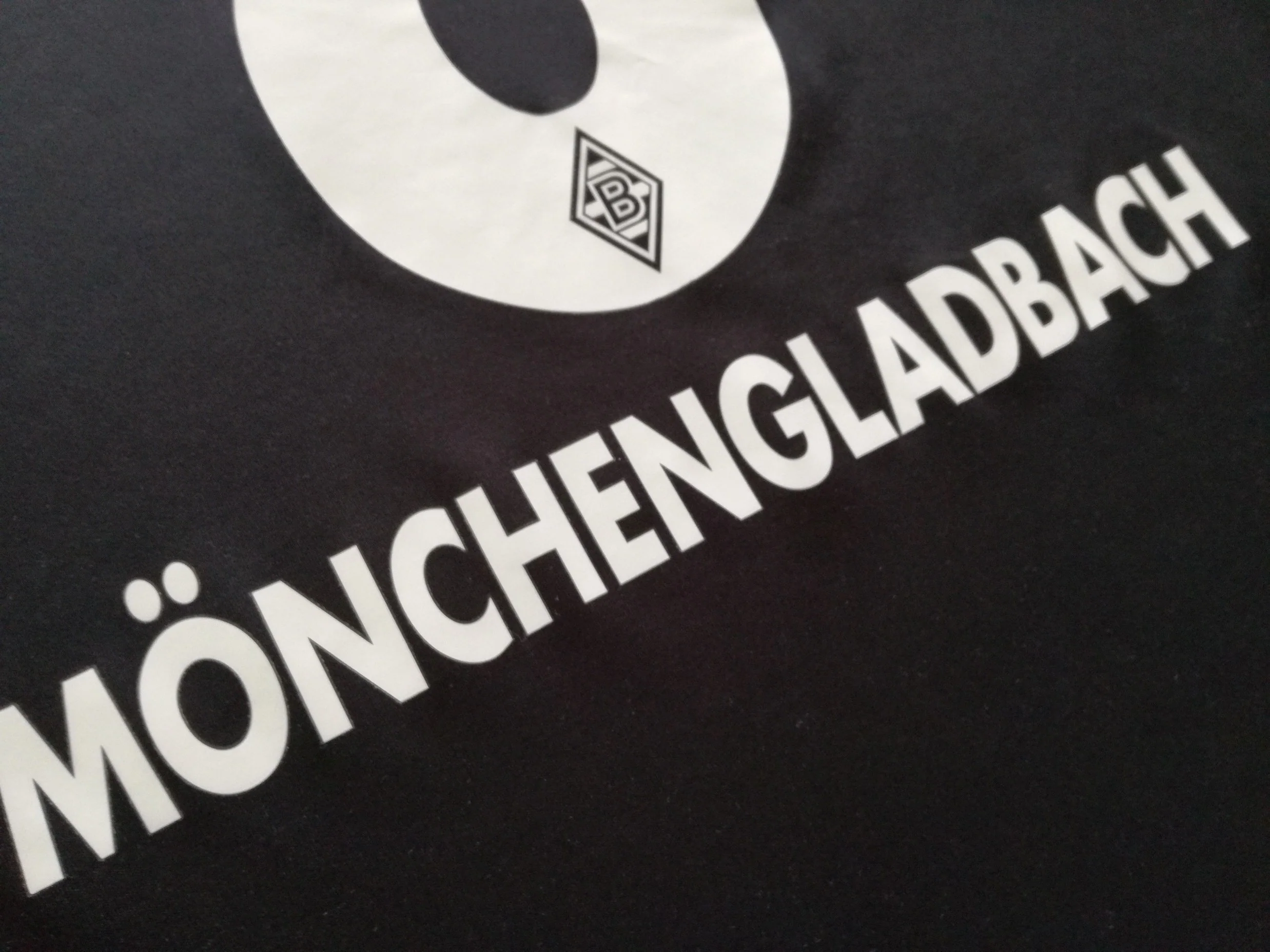 2015/16 Borussia Monchengladbach Away Champions League Football Shirt Dahoud #8 (3XL) - Image 7
